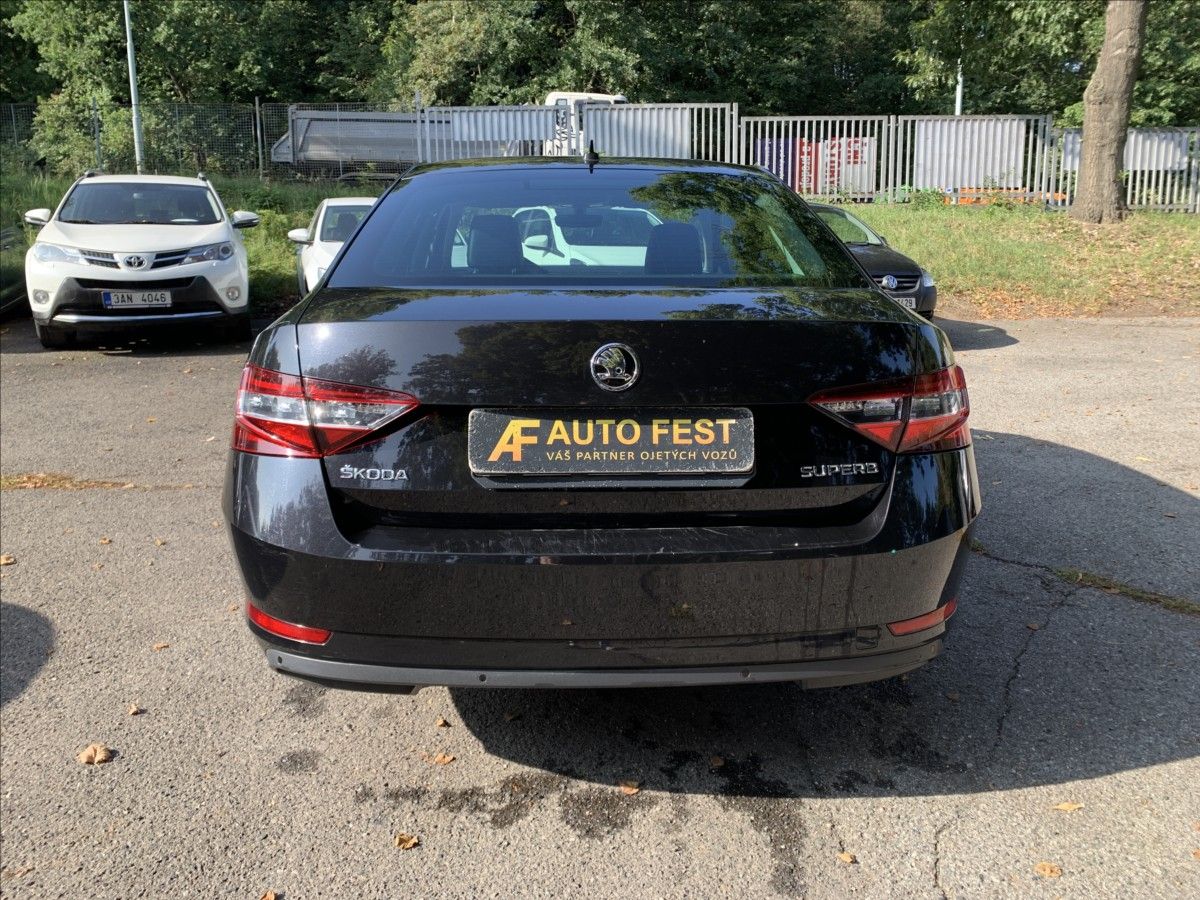 Škoda Superb, 1,5 TSI,ČR - fotka 6