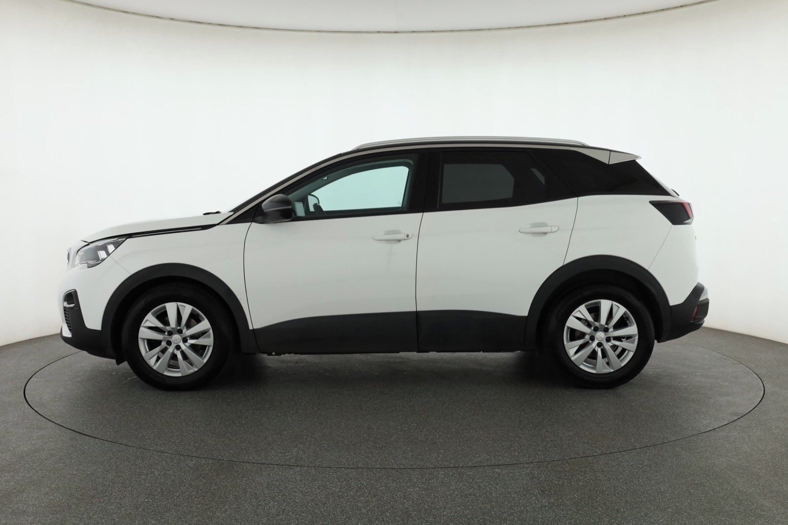 Peugeot 3008, 1.5 BlueHDi, ČR,1.maj - fotka 3