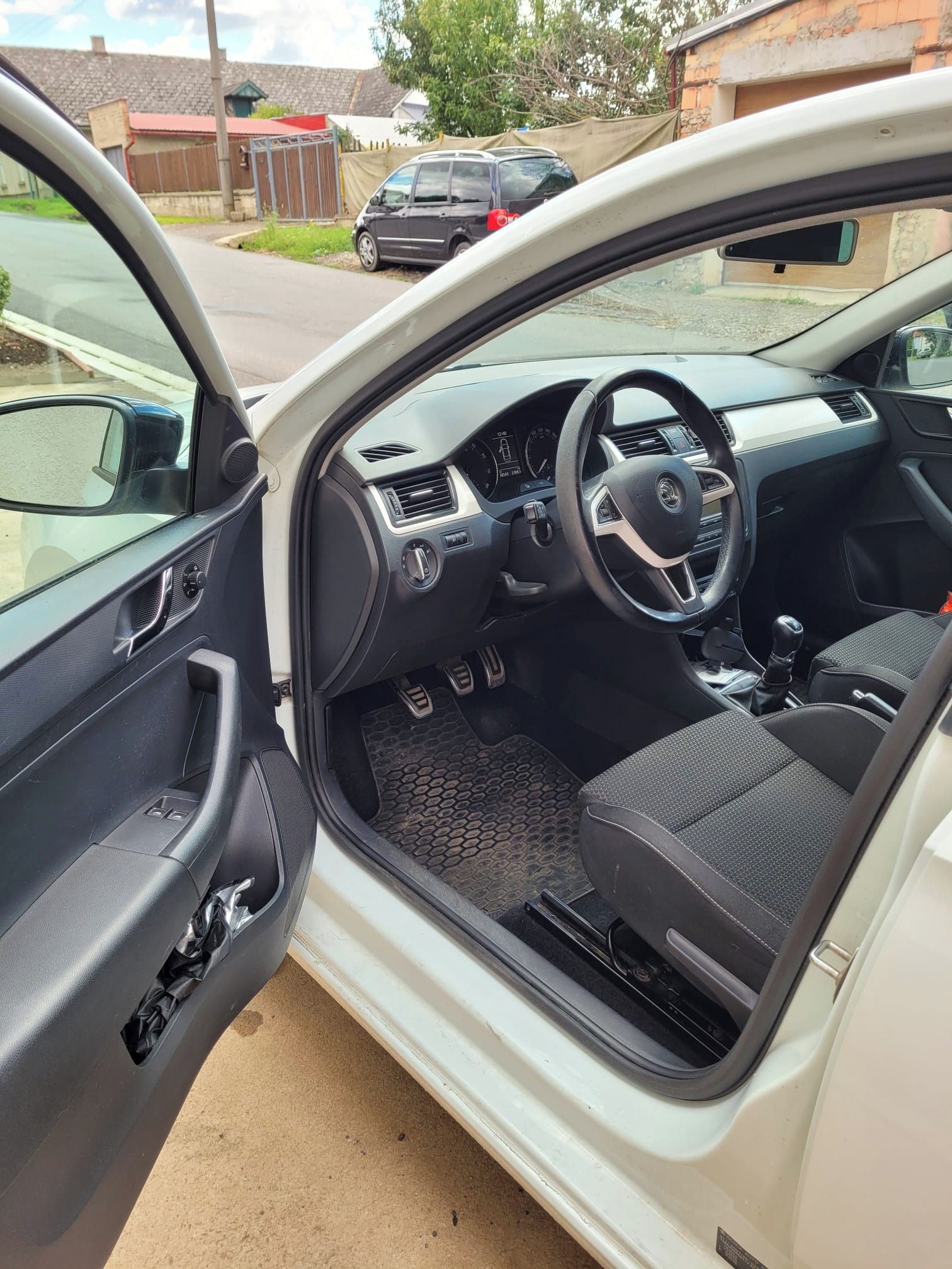 Škoda Rapid, Škoda Rapid liftback 1.2 TSI - fotka 4