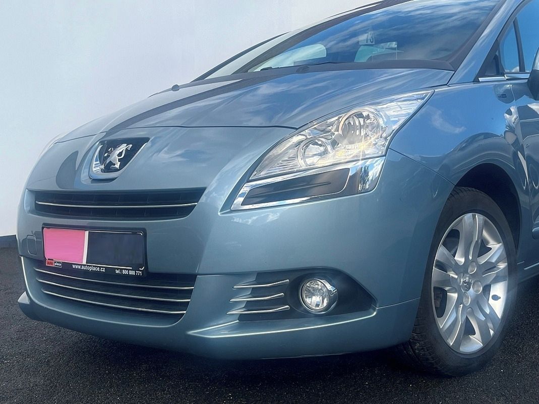 Peugeot 5008, 1.6T Navi + DVD Panorama 7míst - fotka 2