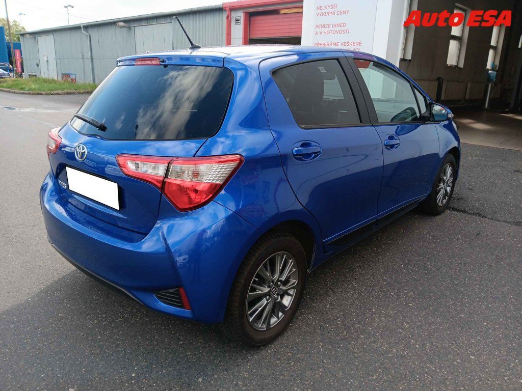 Toyota Yaris, 1.5 i,1.maj,ČR - fotka 2