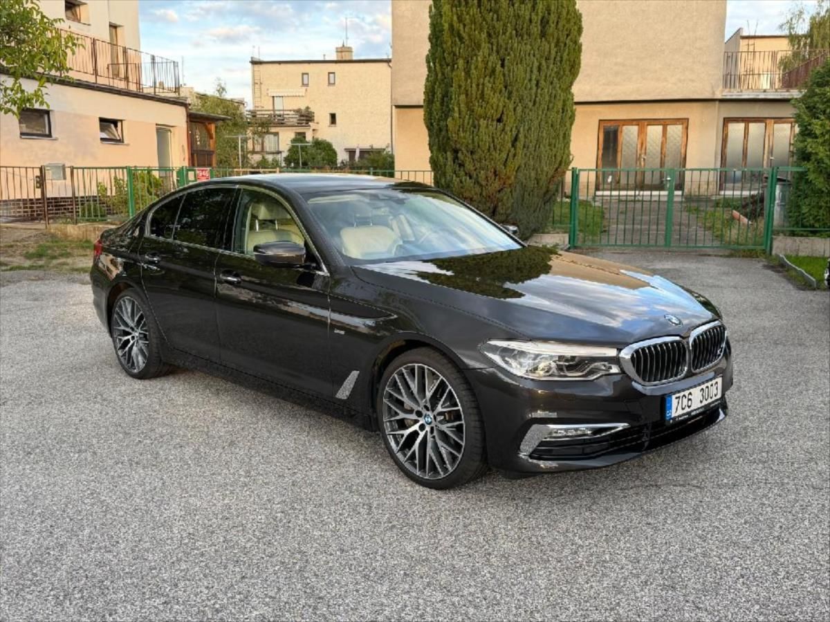 BMW Řada 5, 3,0   540i xDrive - fotka 5