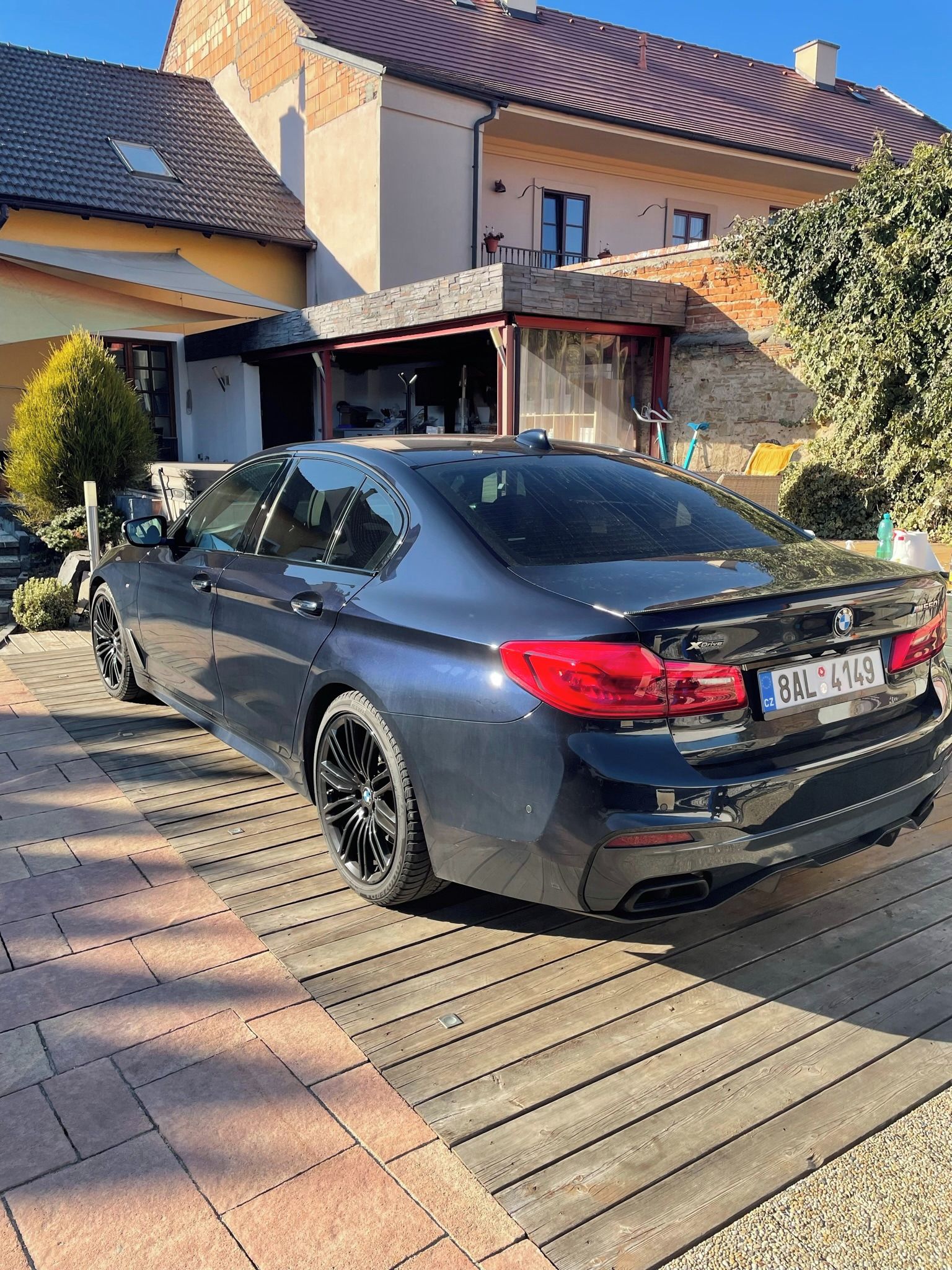 BMW Řada 5, M550i xDrive