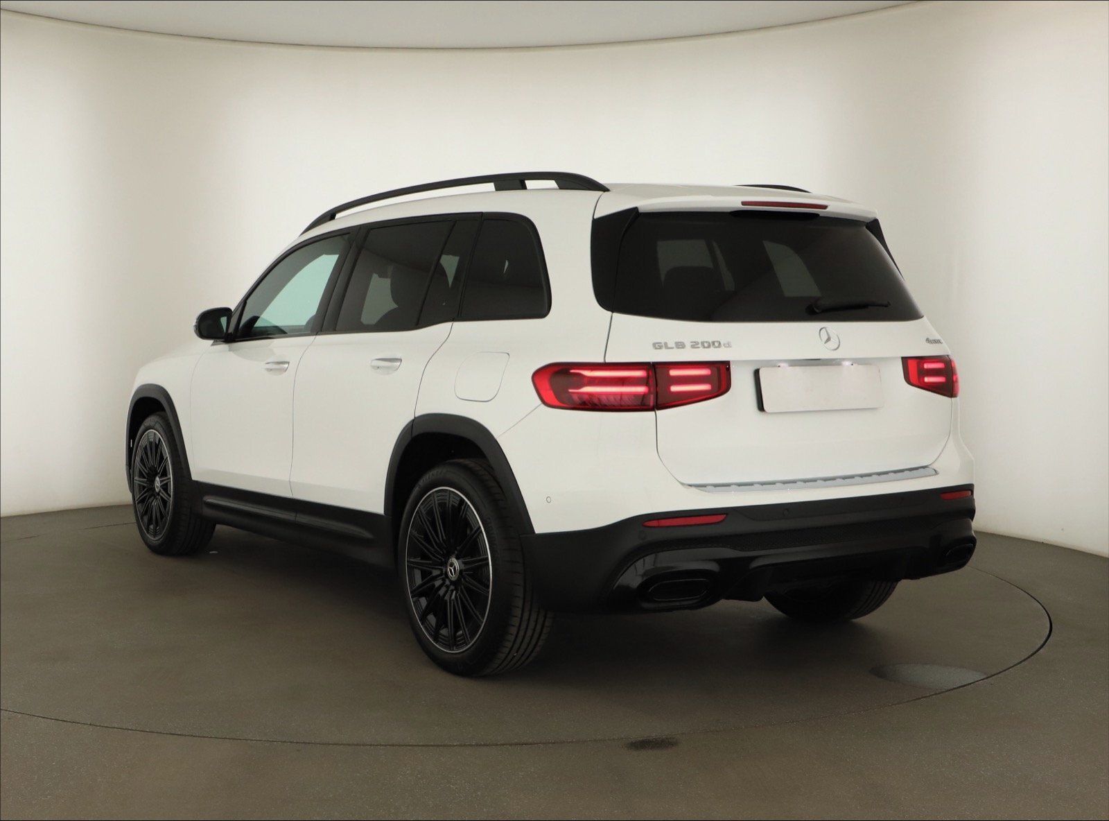 Mercedes-Benz GLB, GLB 200 d 4MATIC, AMG line - fotka 3