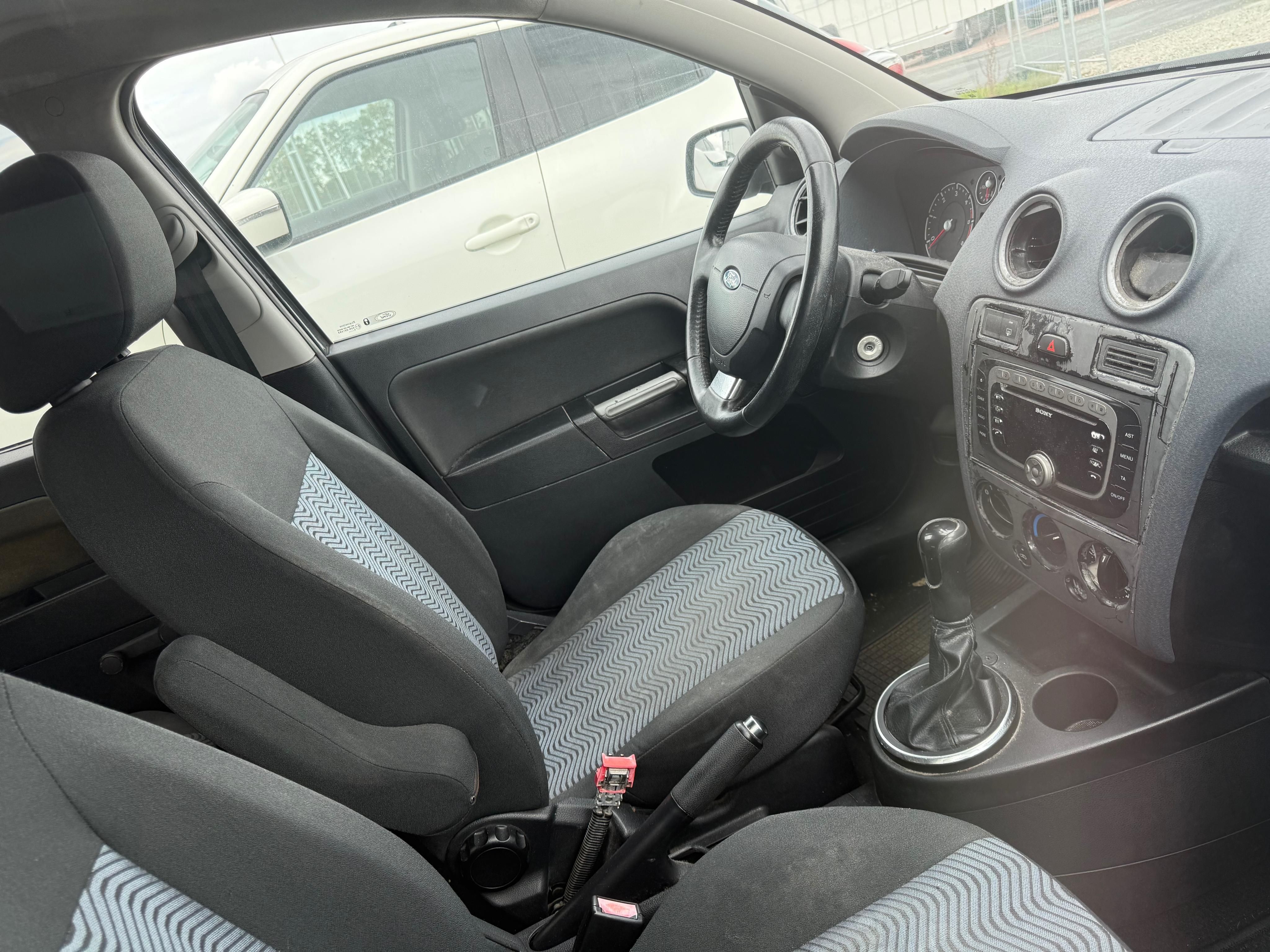 Ford Fusion, 1,4 TDCi 50 kw..2009.klima - fotka 5