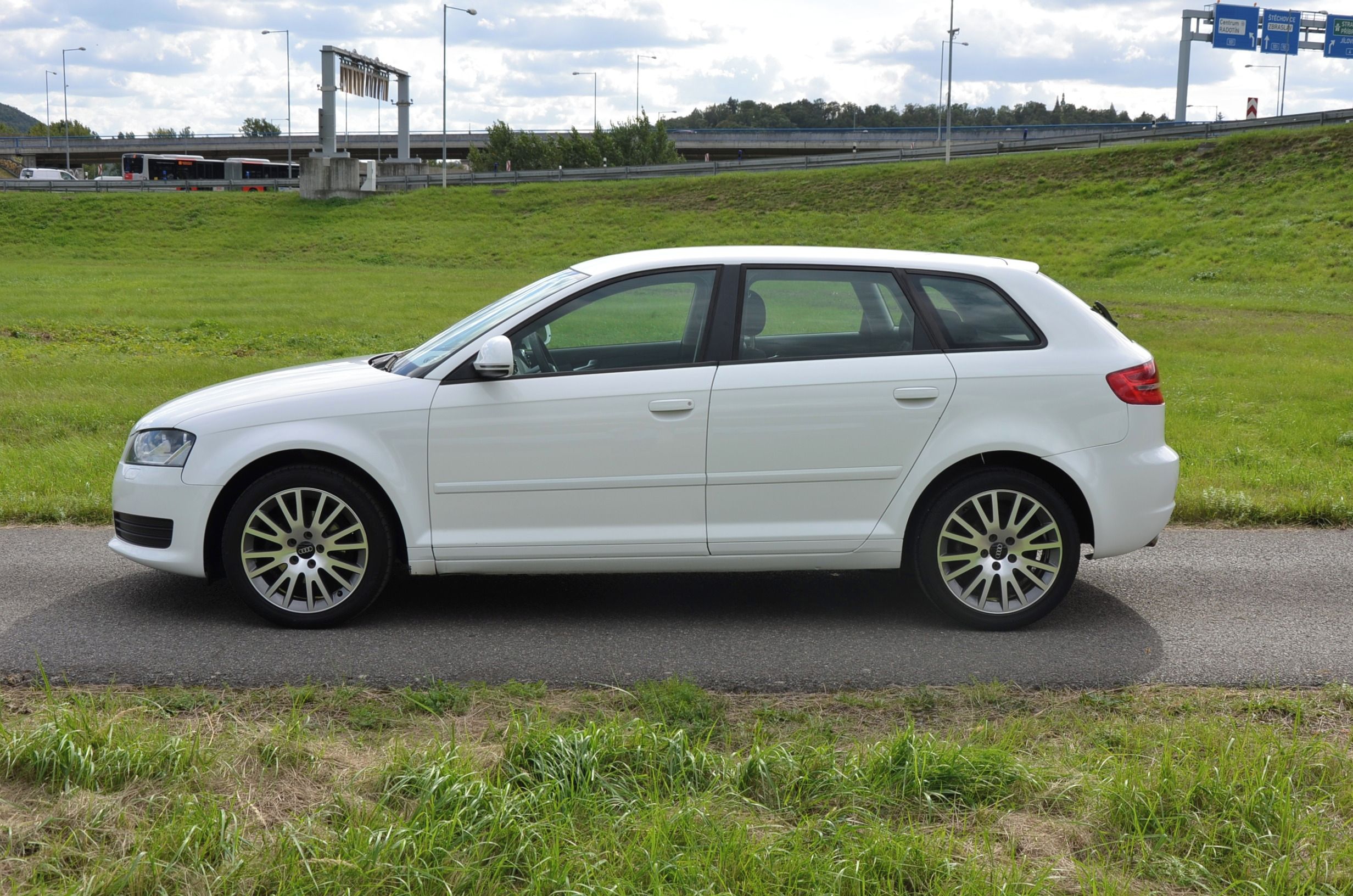 Audi A3, Sportback, 1.6i automat, face - fotka 4