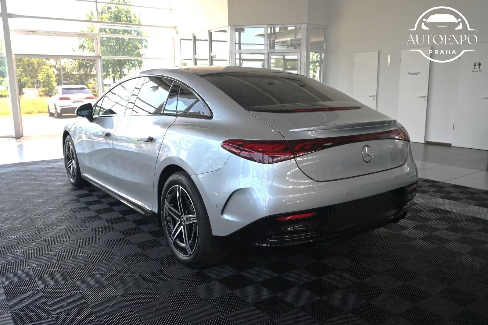 Mercedes-Benz EQE, 350 AMG Panorama - fotka 3