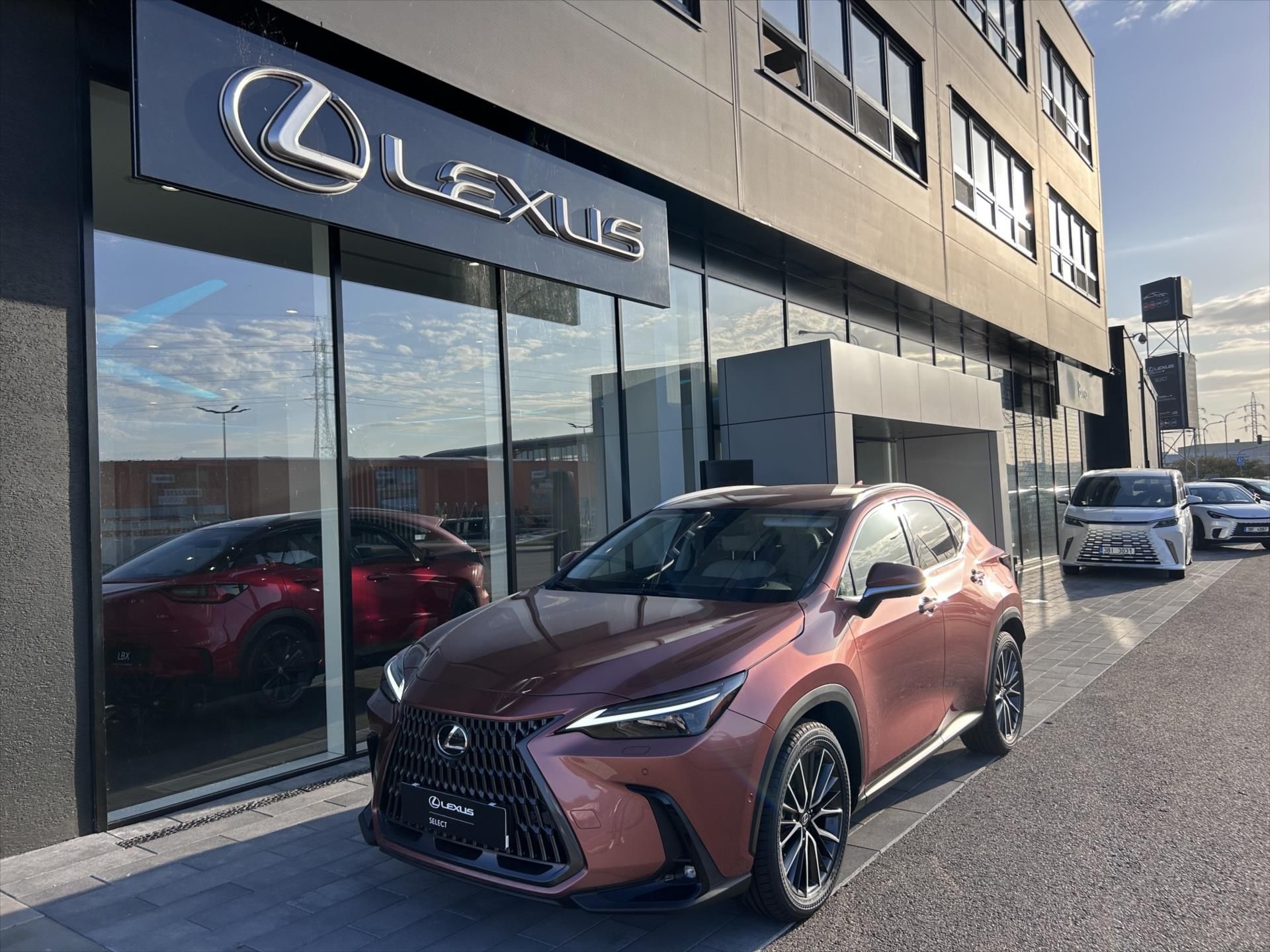 Lexus NX 350h, 2.5  4V Luxury