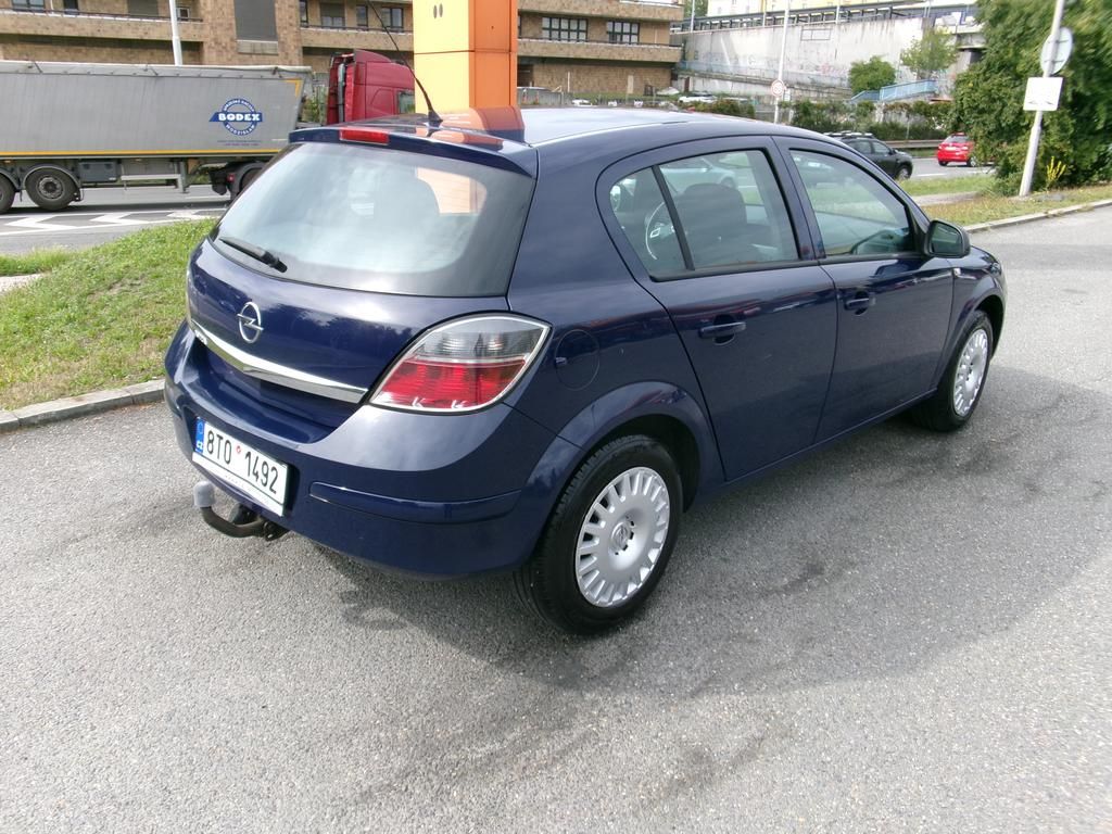 Opel Astra, 1.6i KOUPENO ČR, 96 000 KM - fotka 6