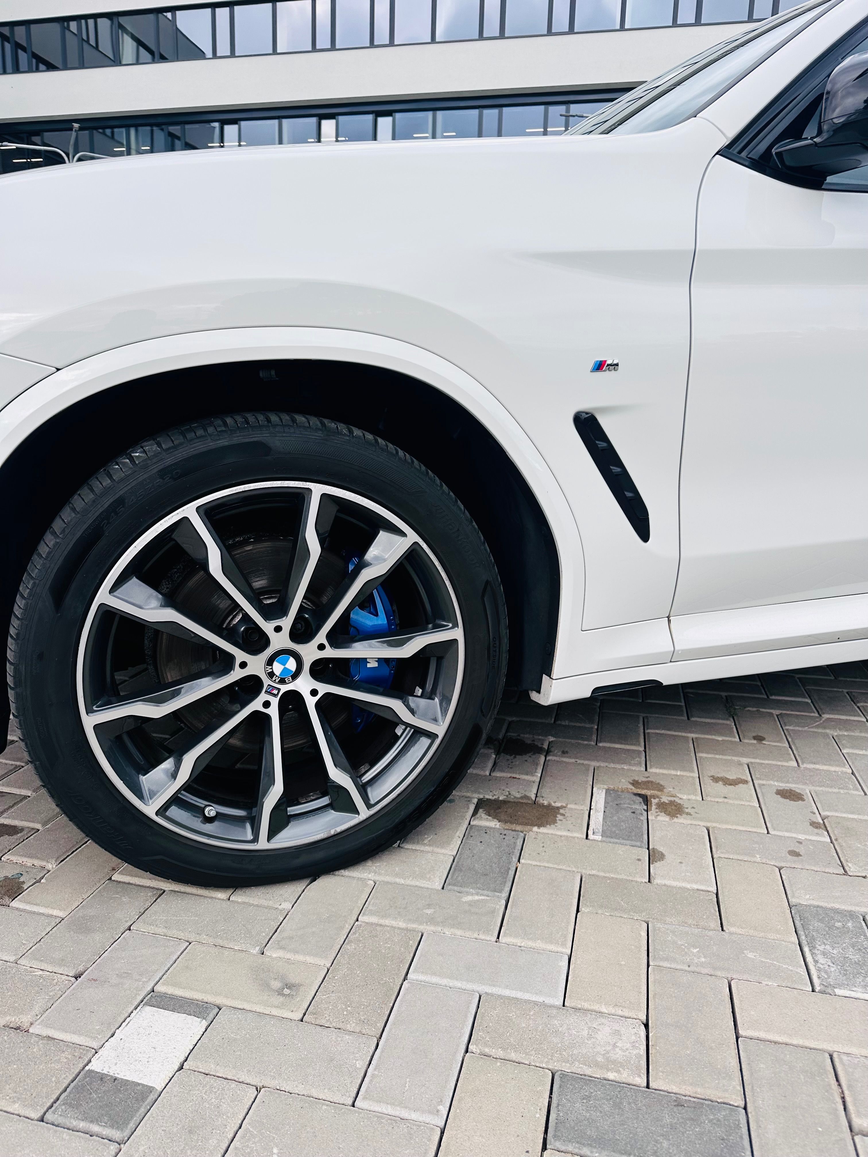BMW X3, 250 kWt 340 koní - fotka 6