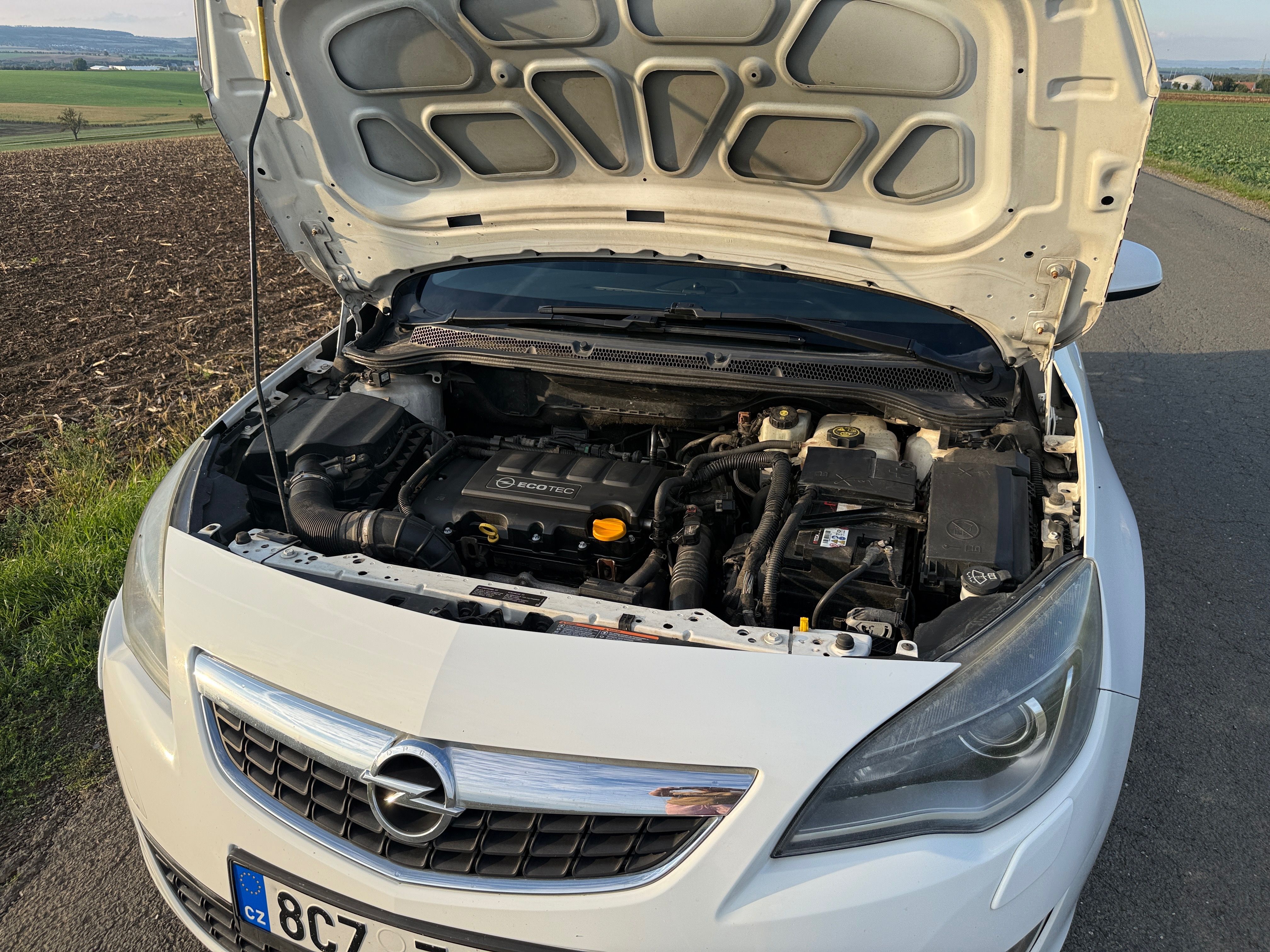 Opel Astra, Opel Astra J 1.4 Turbo | TOP - fotka 5