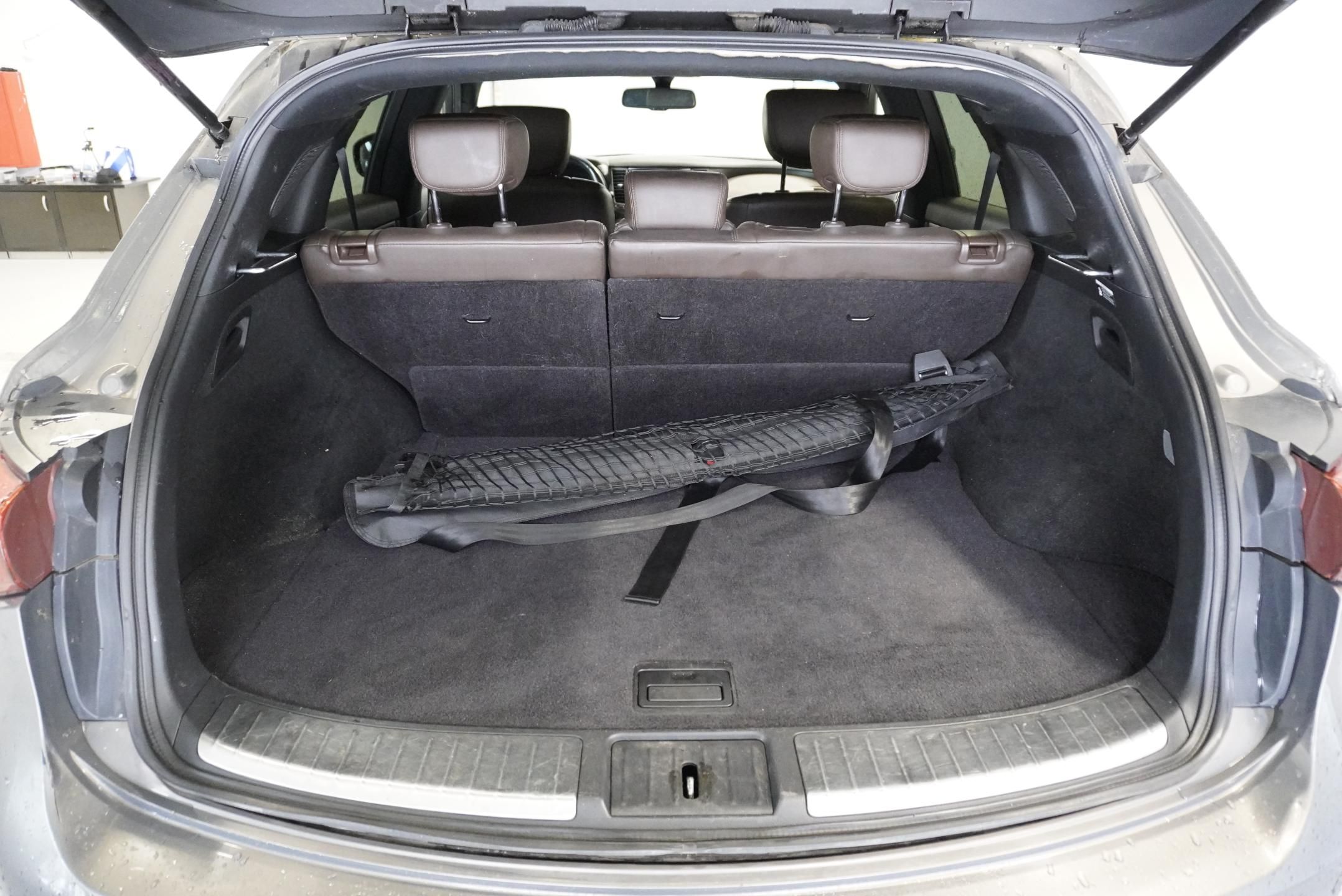 Infiniti FX50, 5.0 V8 287 kW AWD AUTOMAT - fotka 6