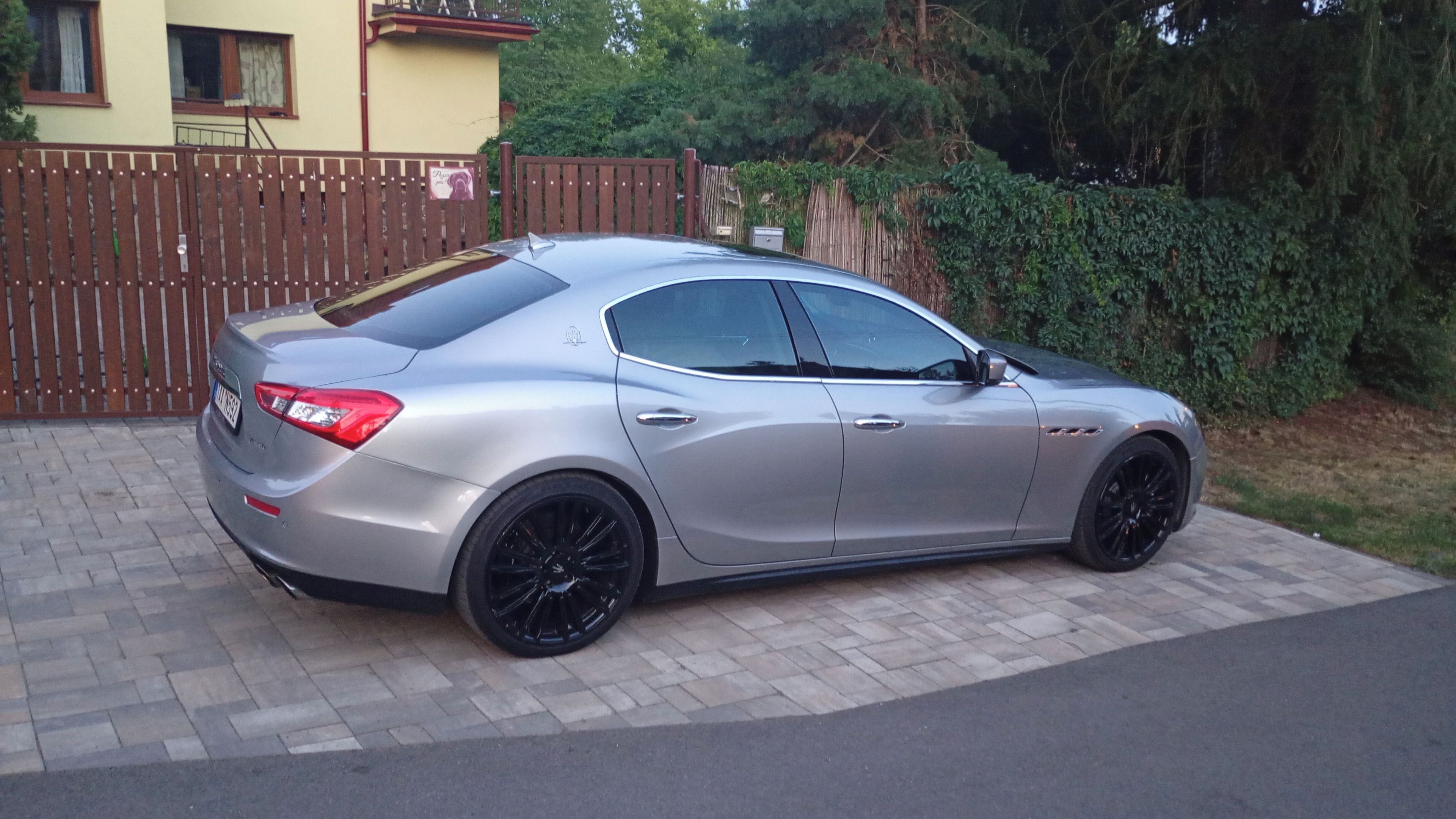 Maserati Ghibli, SQ4 3.0 V6 410 Ferrari engine - fotka 3