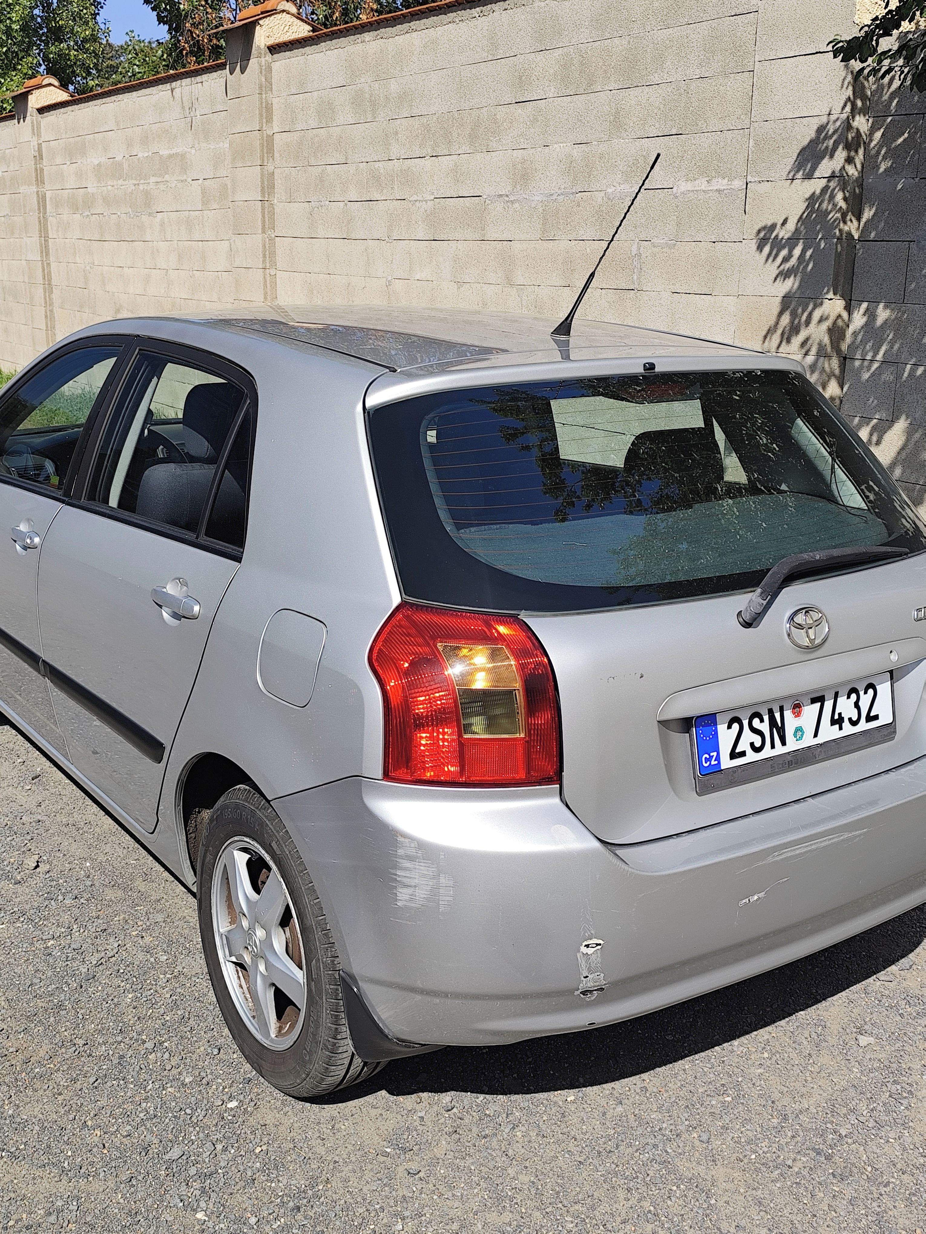 Toyota Corolla, 1,4 benzín klima - fotka 2