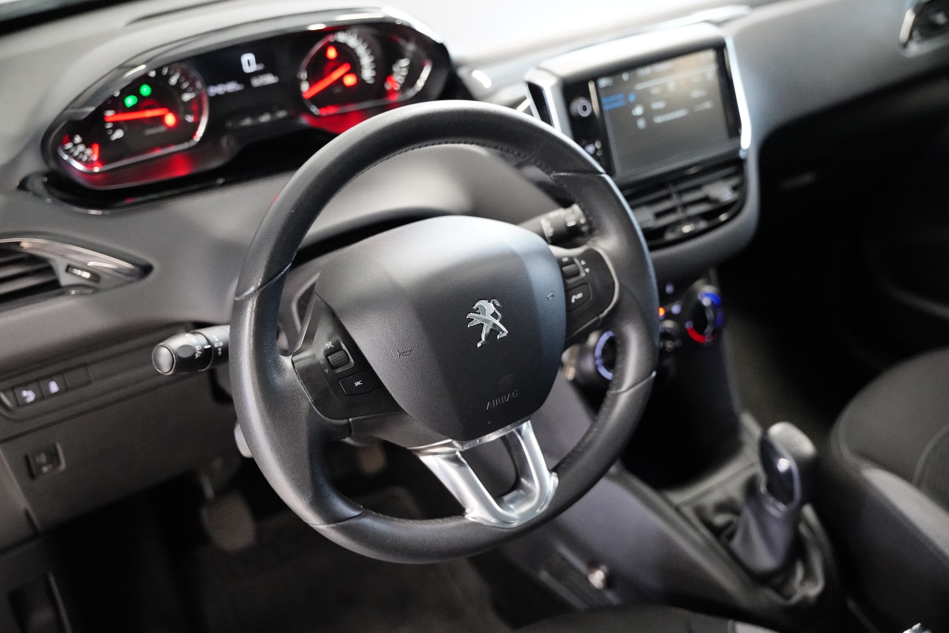 Peugeot 208, 1.0i 50 kW - fotka 5