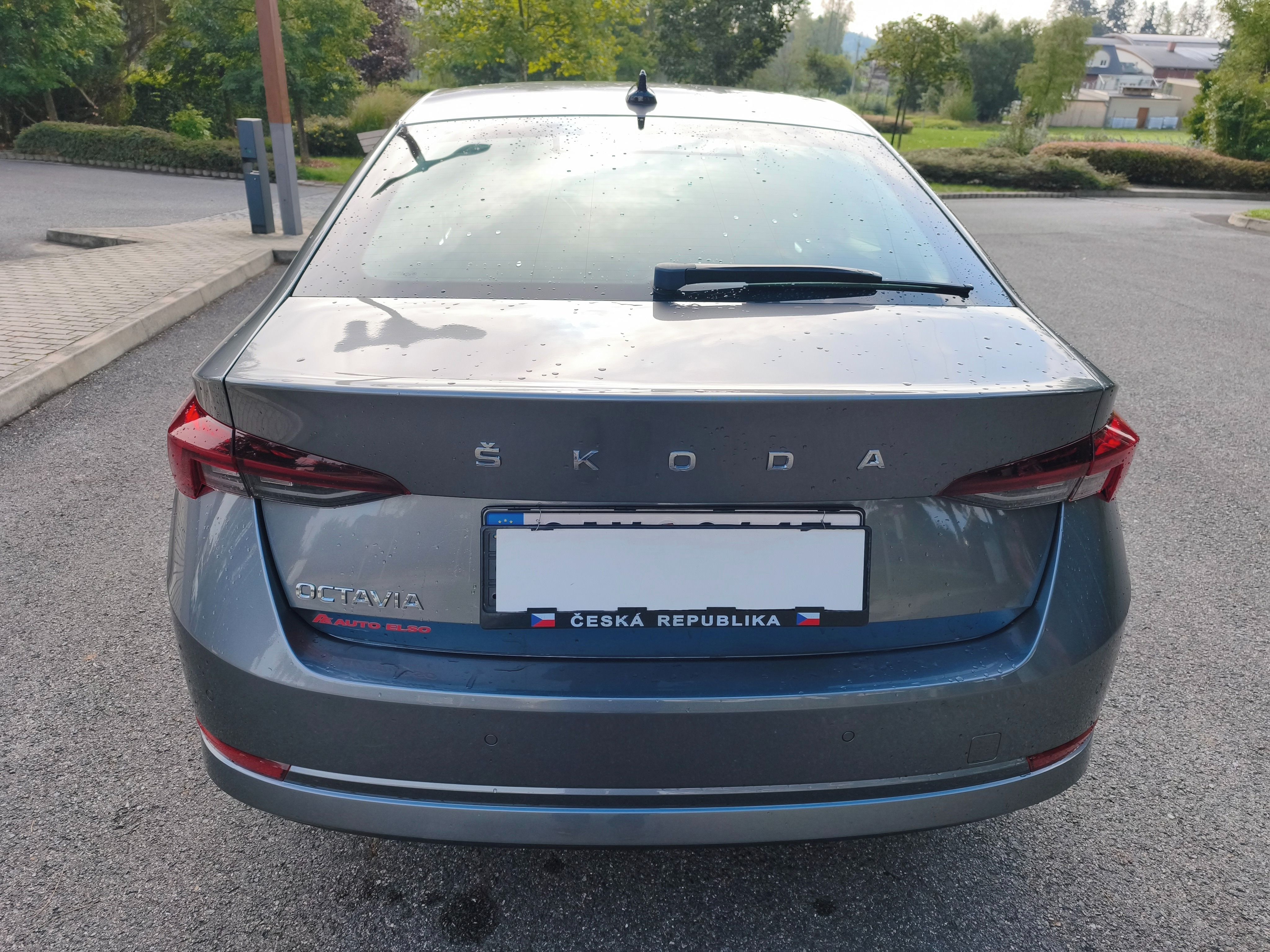 Škoda Octavia, 2,0 TDI STYLE, Č.R. 1 majitel - fotka 6