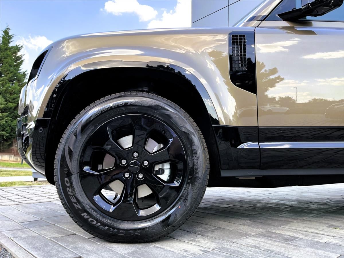 Land Rover Defender, 110 D250 X-DYNAMIC SE - fotka 3