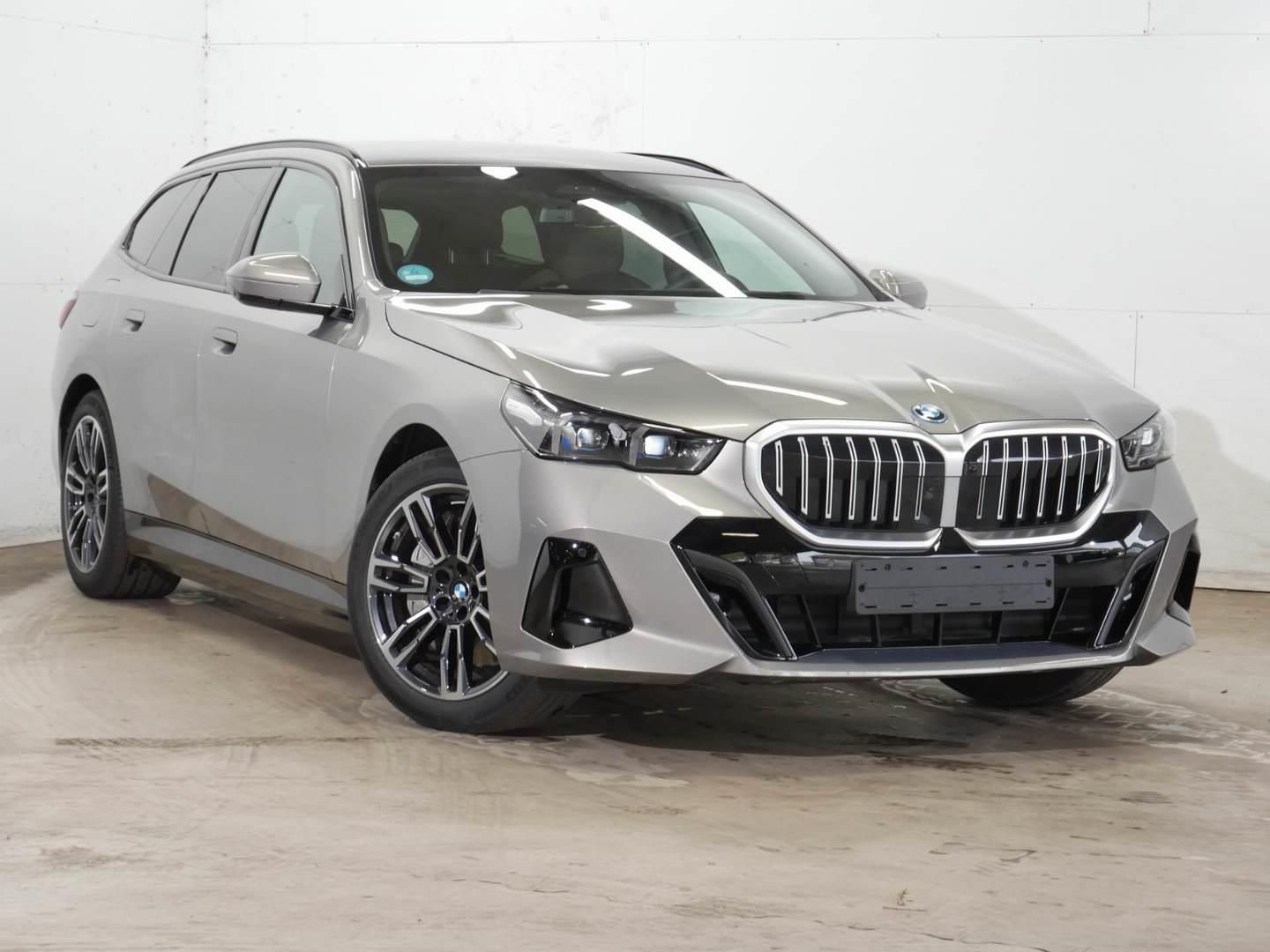 BMW Řada 5, 550e xDrive Touring Tažné - fotka 2