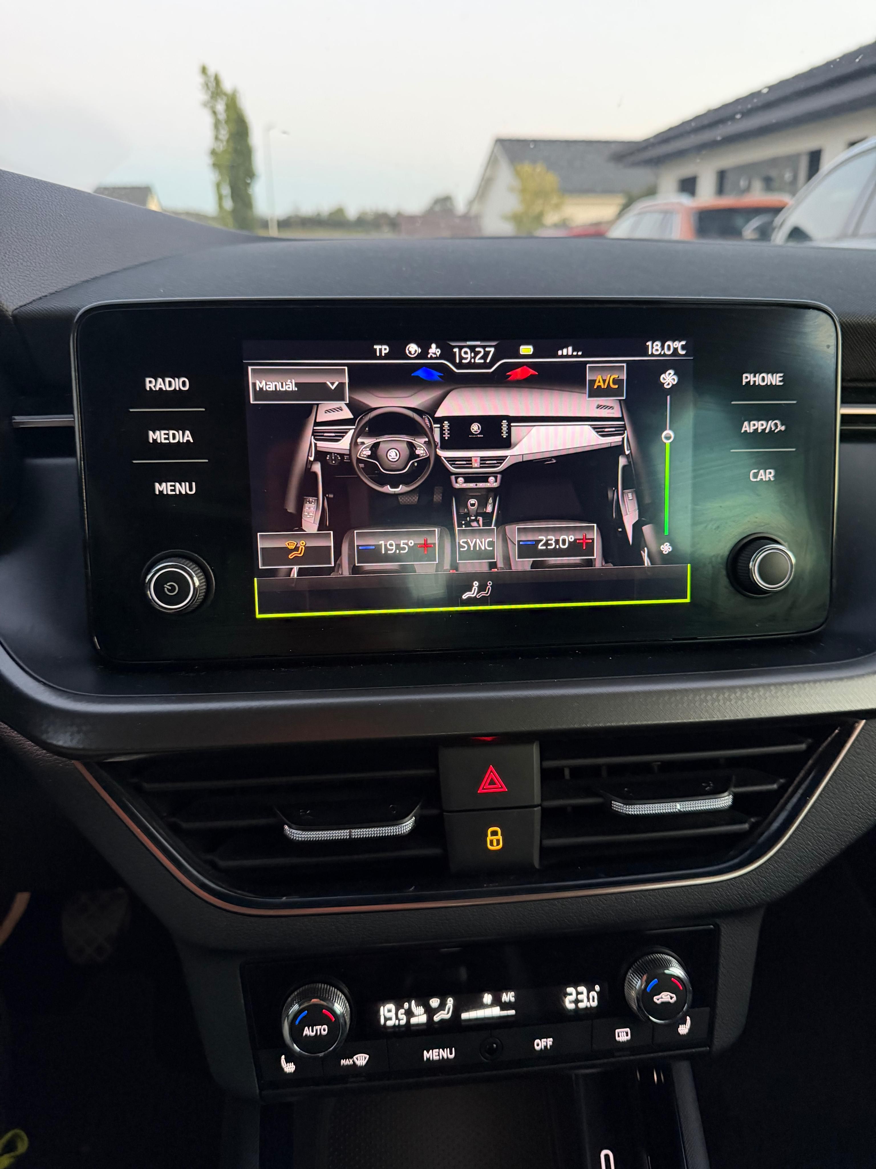 Škoda Scala, 1.0 TSI 81.kw Style Plus - fotka 5