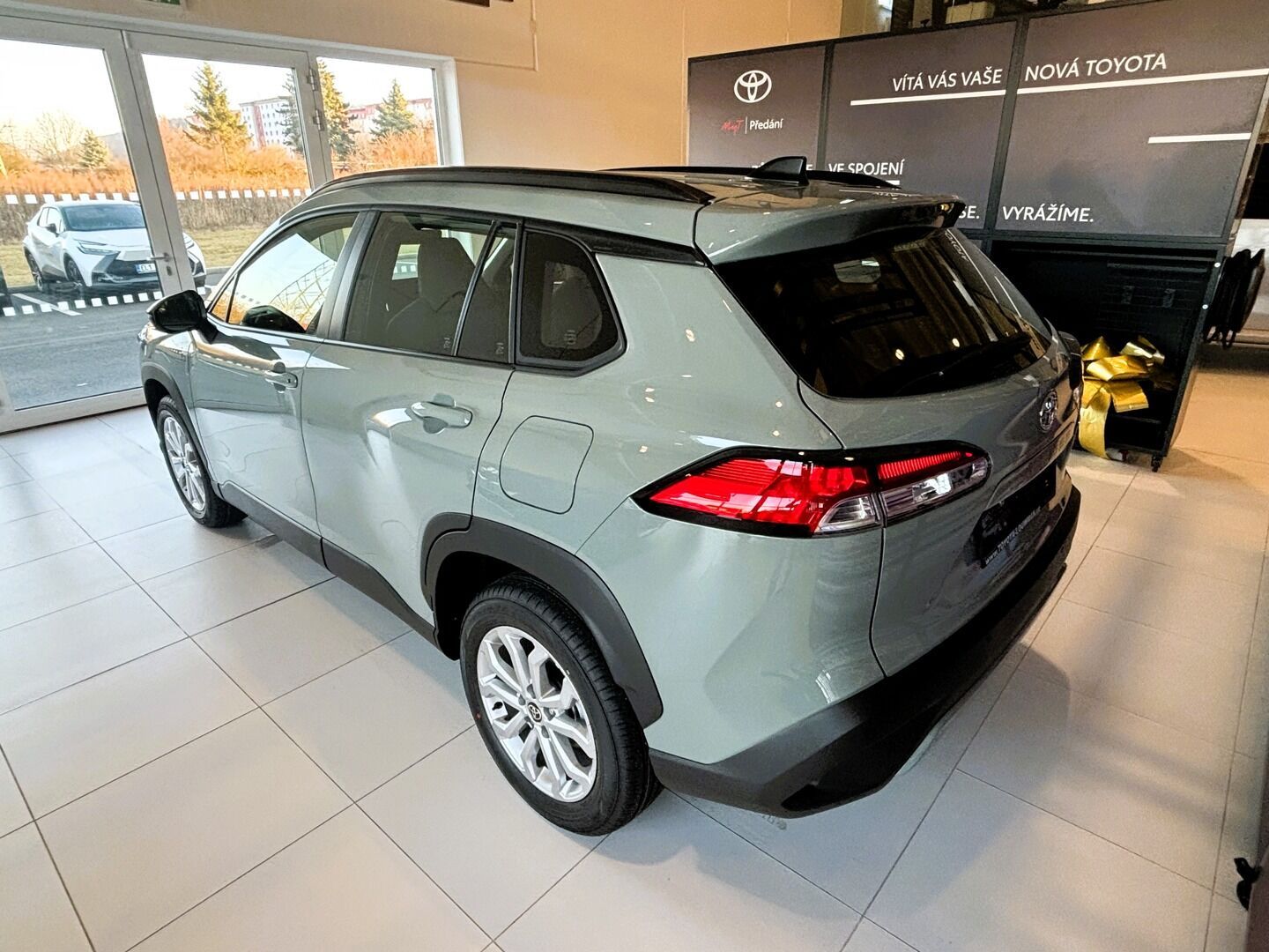 Toyota Corolla Cross, 1,8 Comfort Business - fotka 5