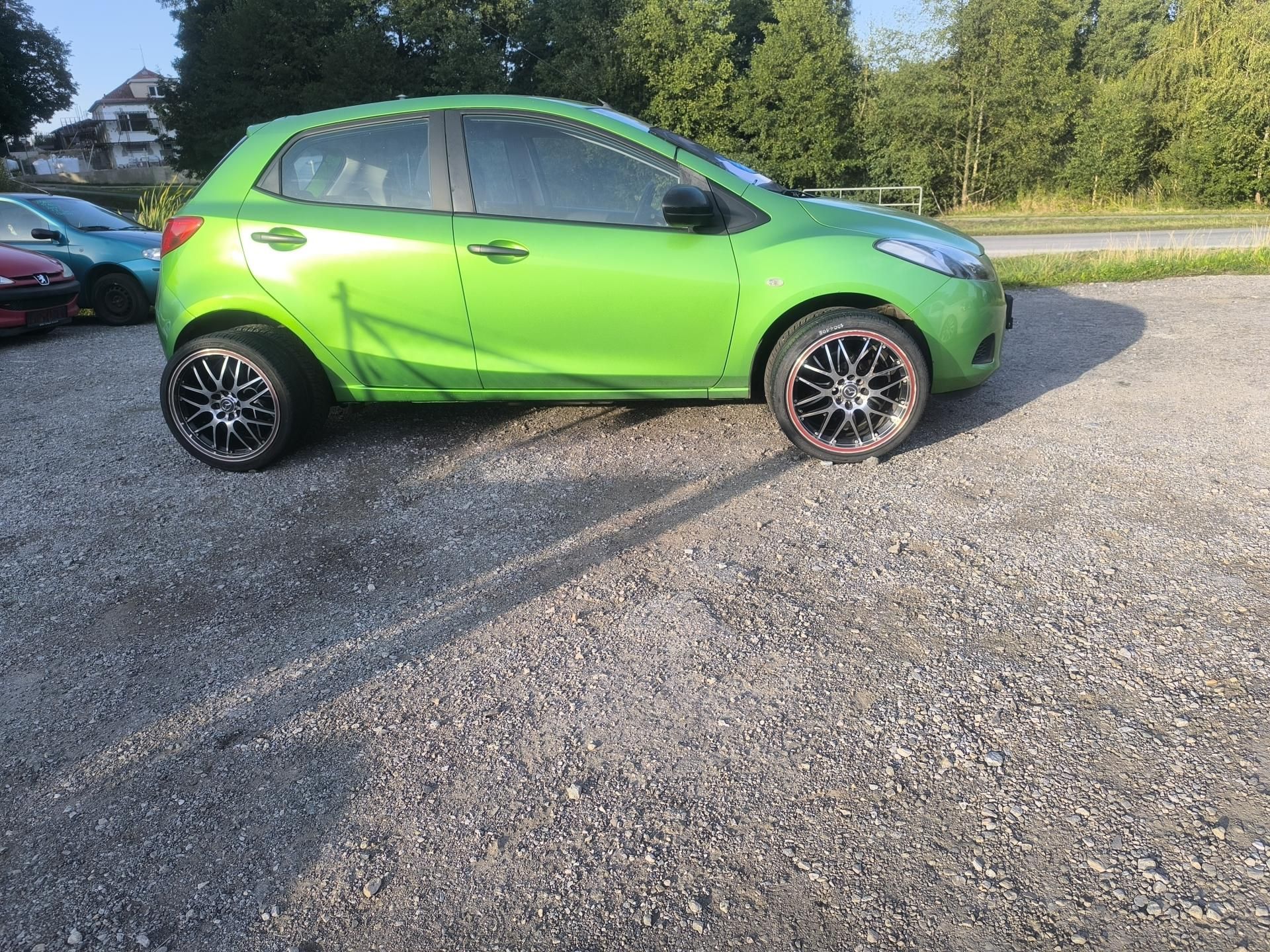 Mazda 2, KRÁSNÁ,SERVISKA,CENA,1.MAJITEL - fotka 4