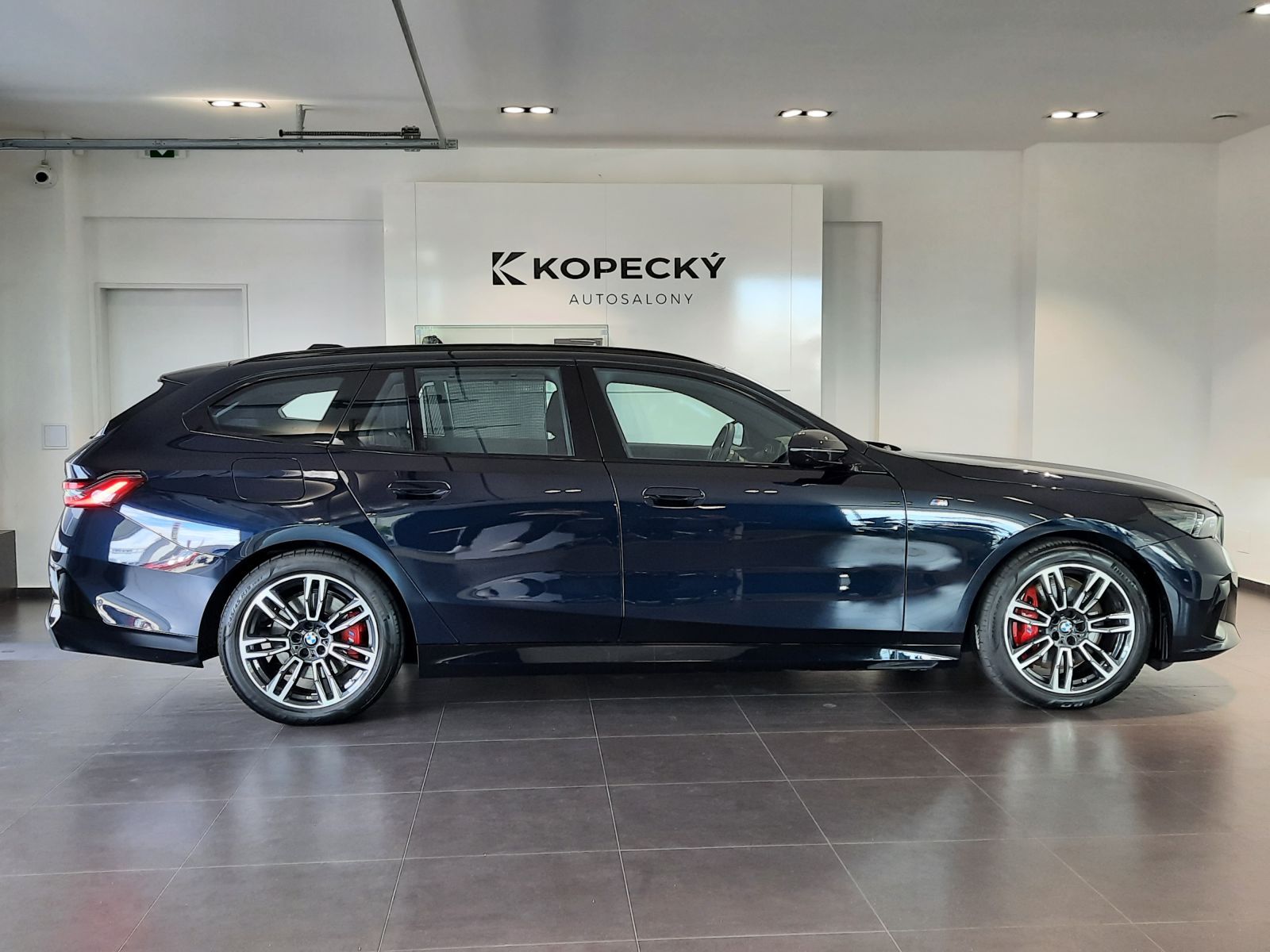 BMW Řada 5, 540d xDrive Touring M Sport - fotka 5