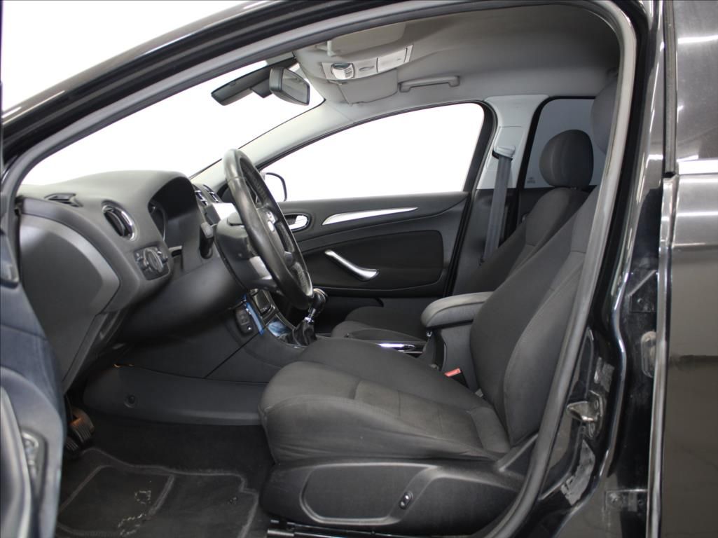 Ford Mondeo, 2,0 TDCI 103kW Ghia STK - fotka 6