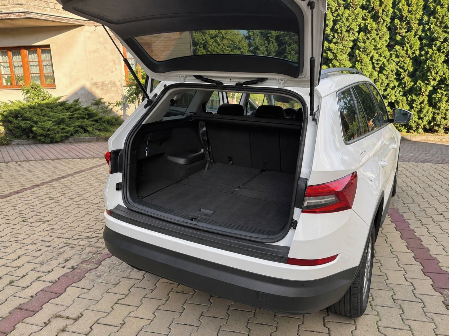Škoda Kodiaq, 110 kW, DSG, 7 míst, el. tažné - fotka 3