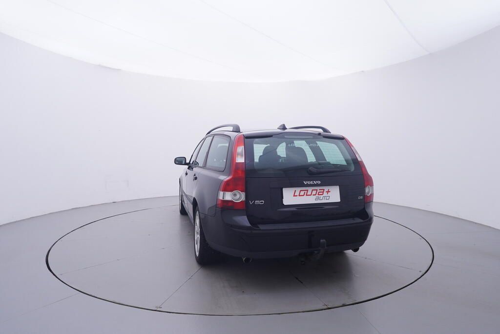 Volvo V50, 2.4 D5 132 kW - fotka 4