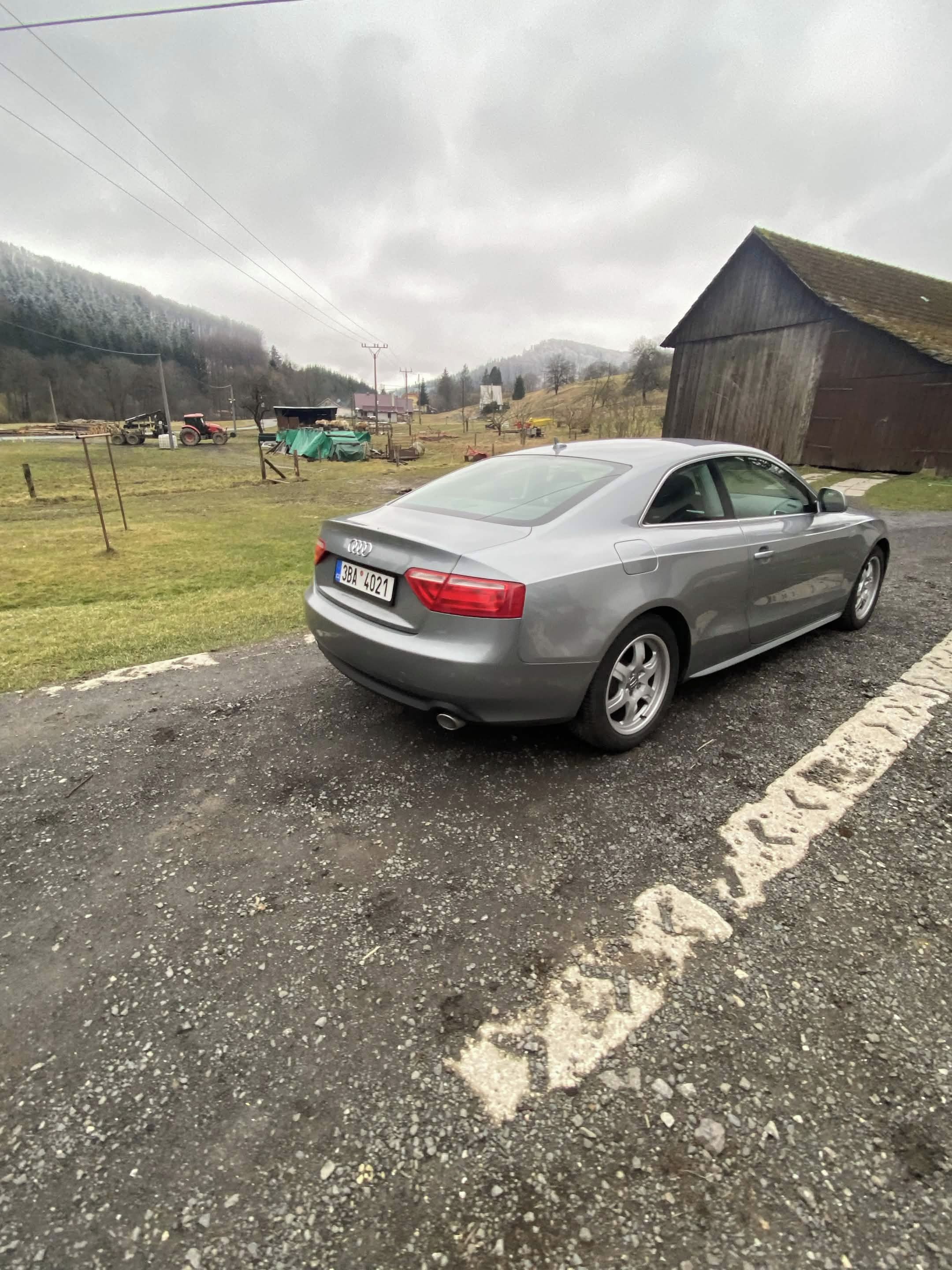 Audi A5, 2.7 TDI 140 KW SERVISOVANO - fotka 3
