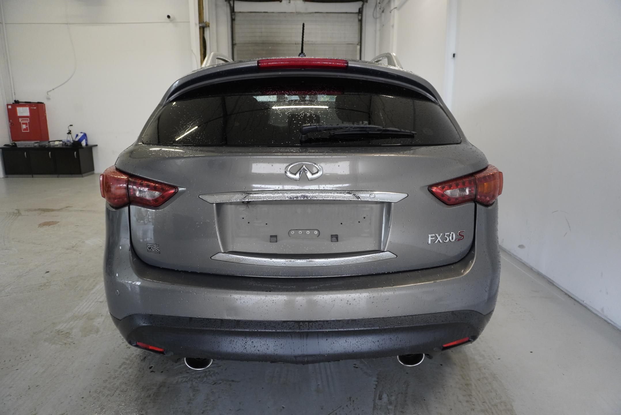 Infiniti FX50, 5.0 V8 287 kW AWD AUTOMAT - fotka 4