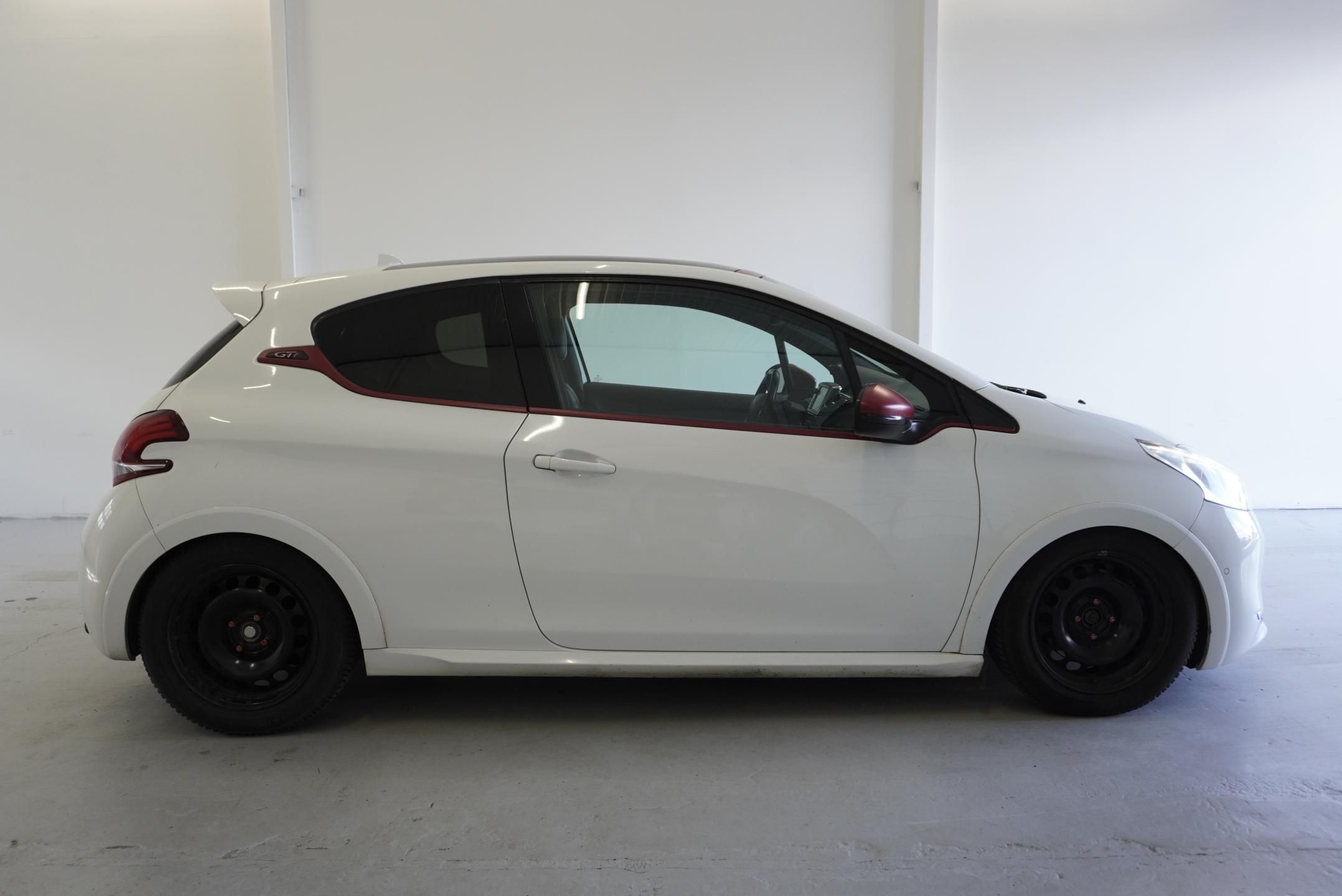 Peugeot 208, 1,6 GTI 147kW THP - fotka 4