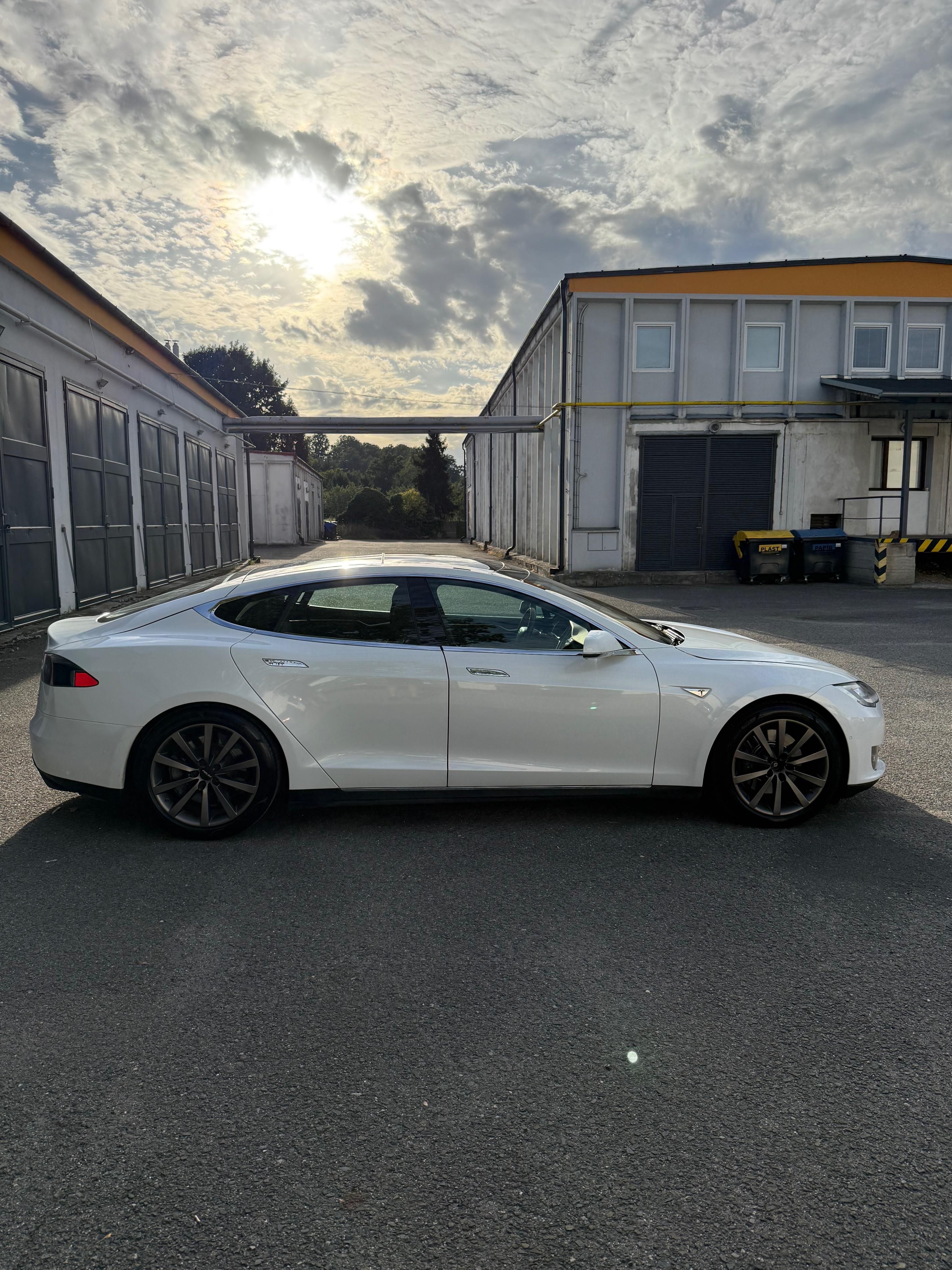 Tesla Model S, 90D – SC01 Free Supercharging - fotka 6