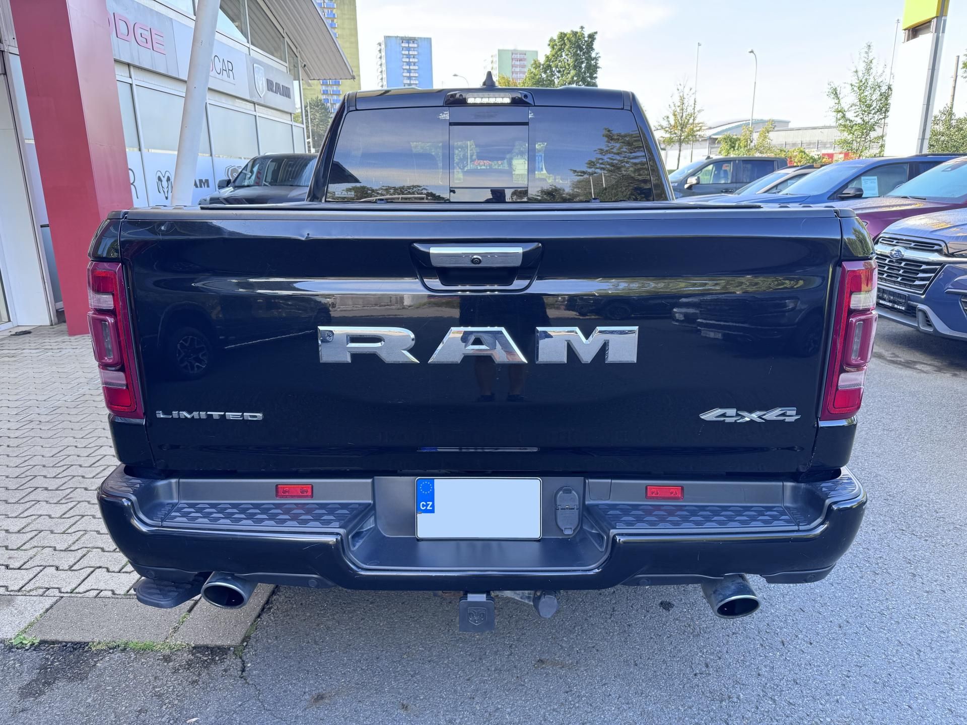 RAM 1500, 5,7 HEMI Limited NEBOURANÉ - fotka 4