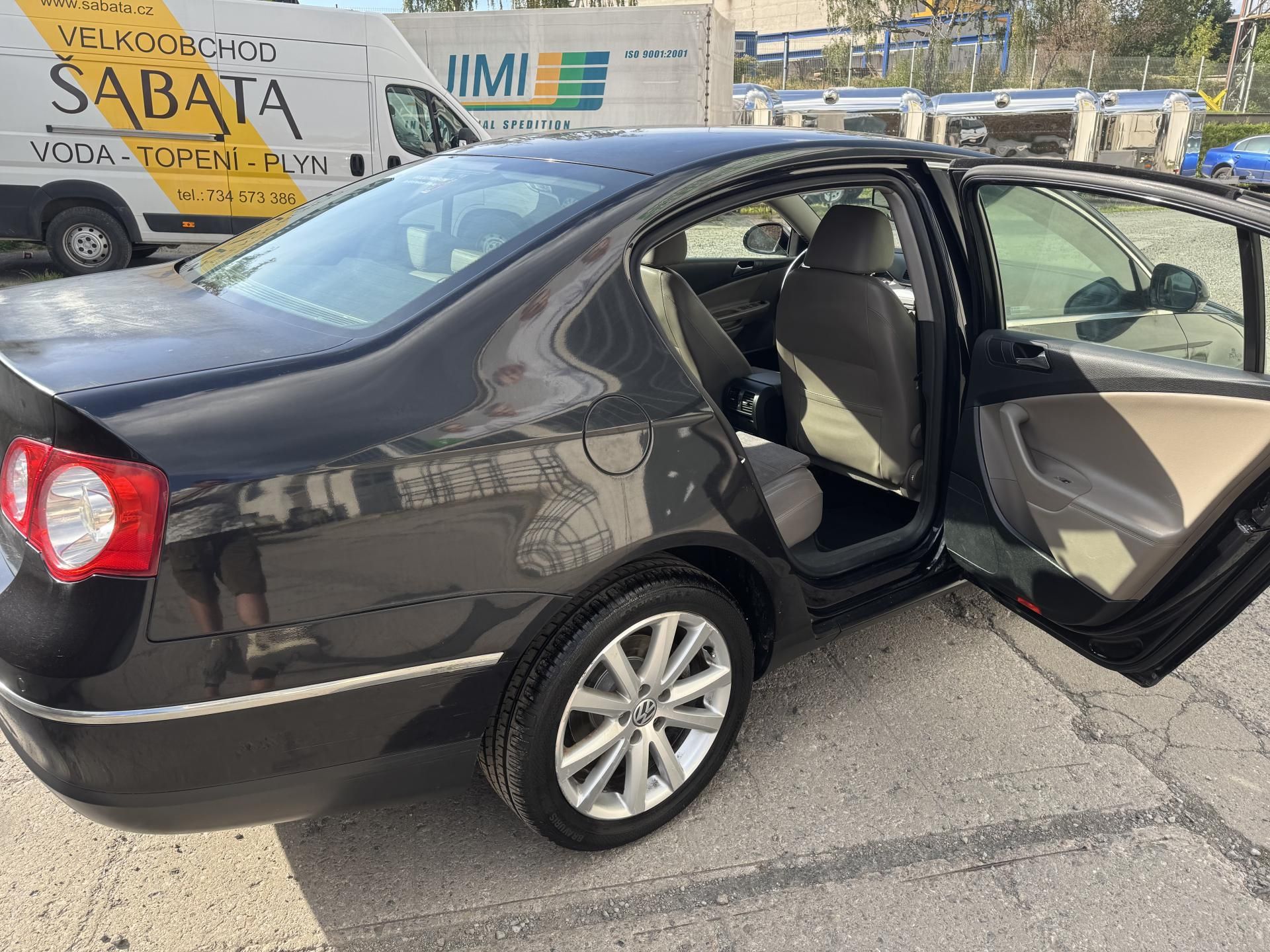 Volkswagen Passat, Automat DSG-Parrot-Nová STK - fotka 5