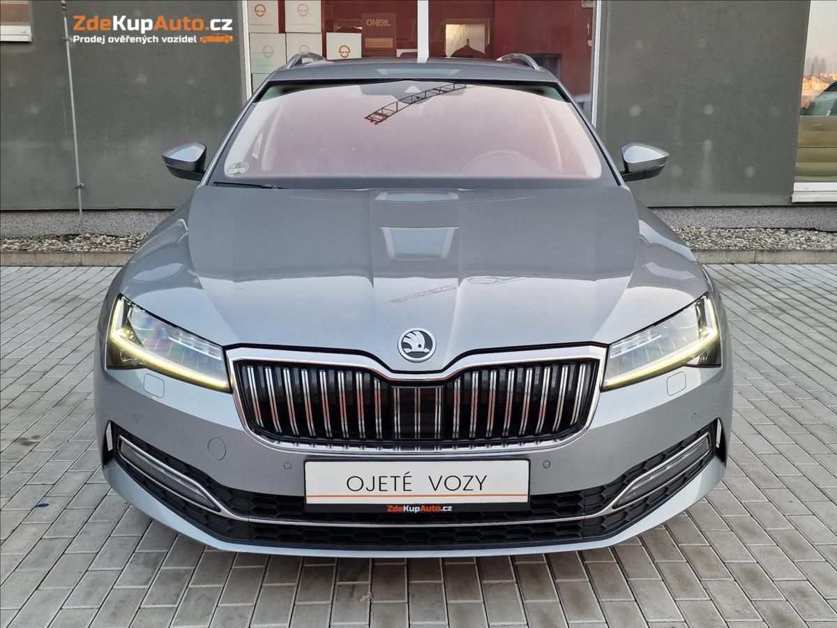 Škoda Superb, 2.0TDI 110kW Style Combi,1Maj - fotka 4