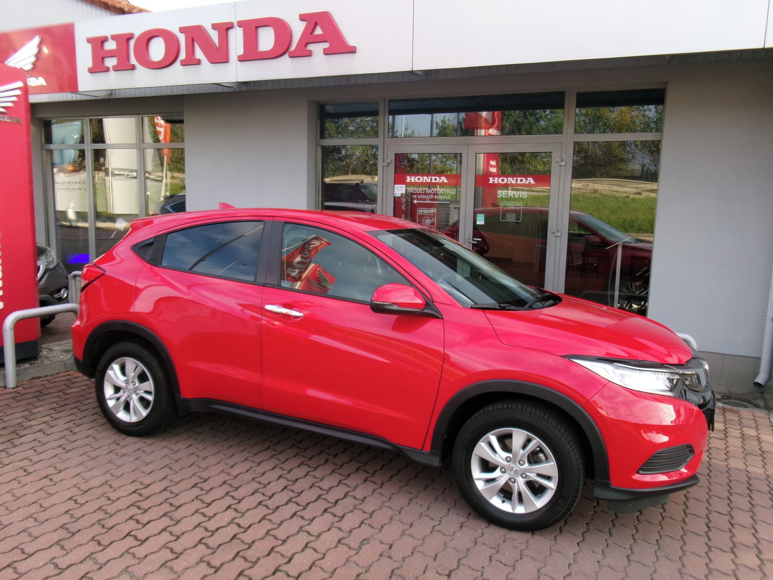 Honda HR-V, 1.5i-VTEC COMFORT PLUS, ČR,1.M - fotka 4
