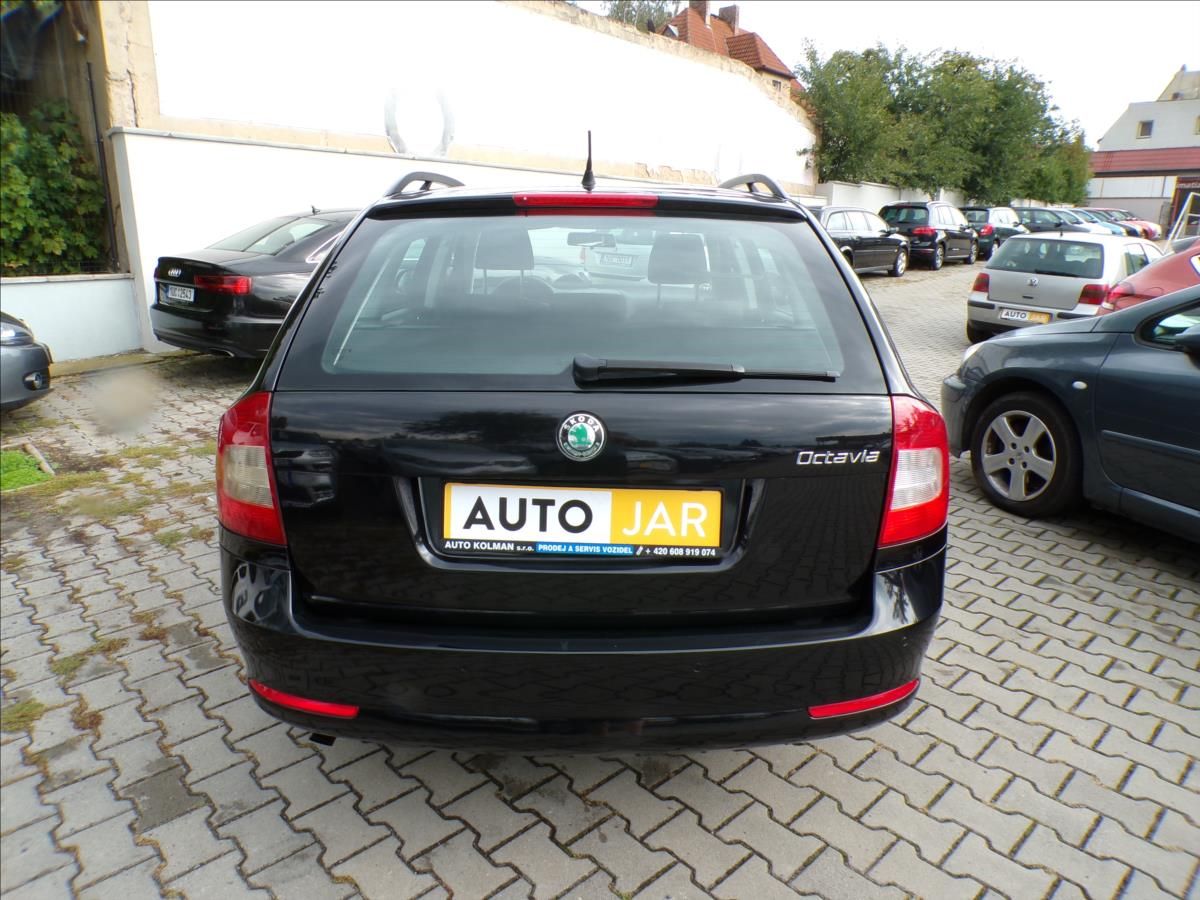 Škoda Octavia, 1,2 TSI-77KW  TEMPOMAT - fotka 6