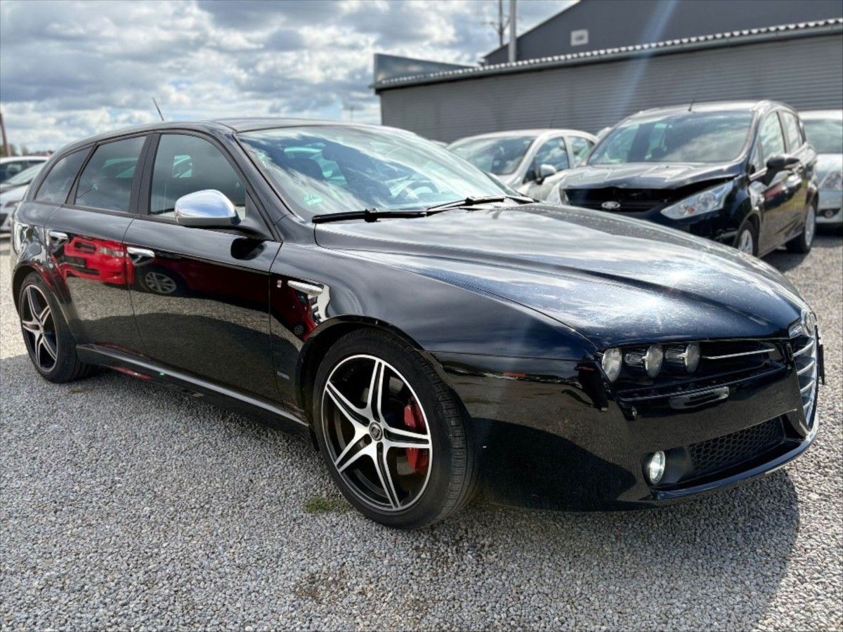 Alfa Romeo 159, 2,2 TI COMBI  136 kw - fotka 2