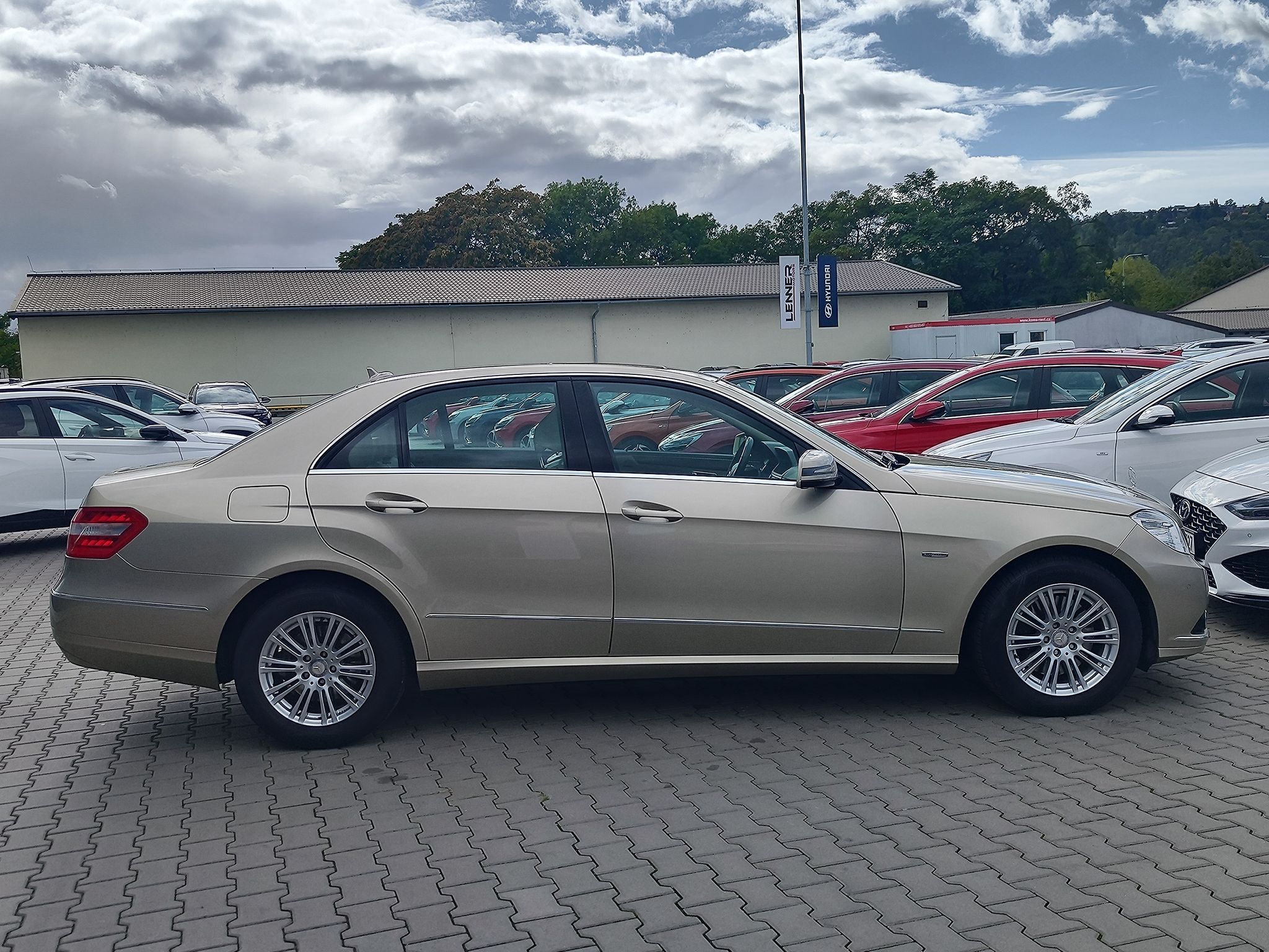 Mercedes-Benz Třídy E, E250 CDI/150kW Elegance AT - fotka 4