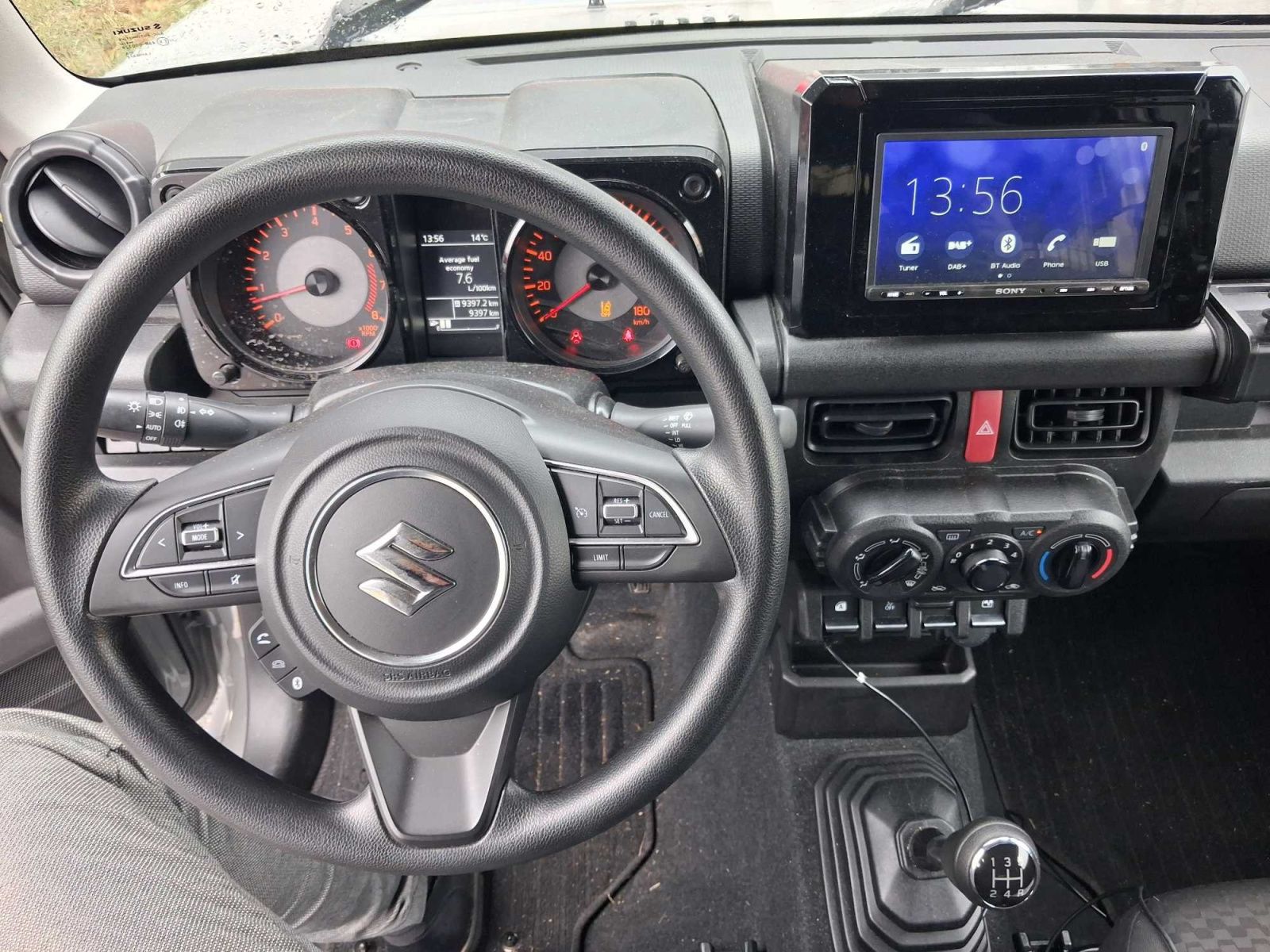 Suzuki Jimny, 1.5 AllGrip, 4X4, Serv.kniha - fotka 3