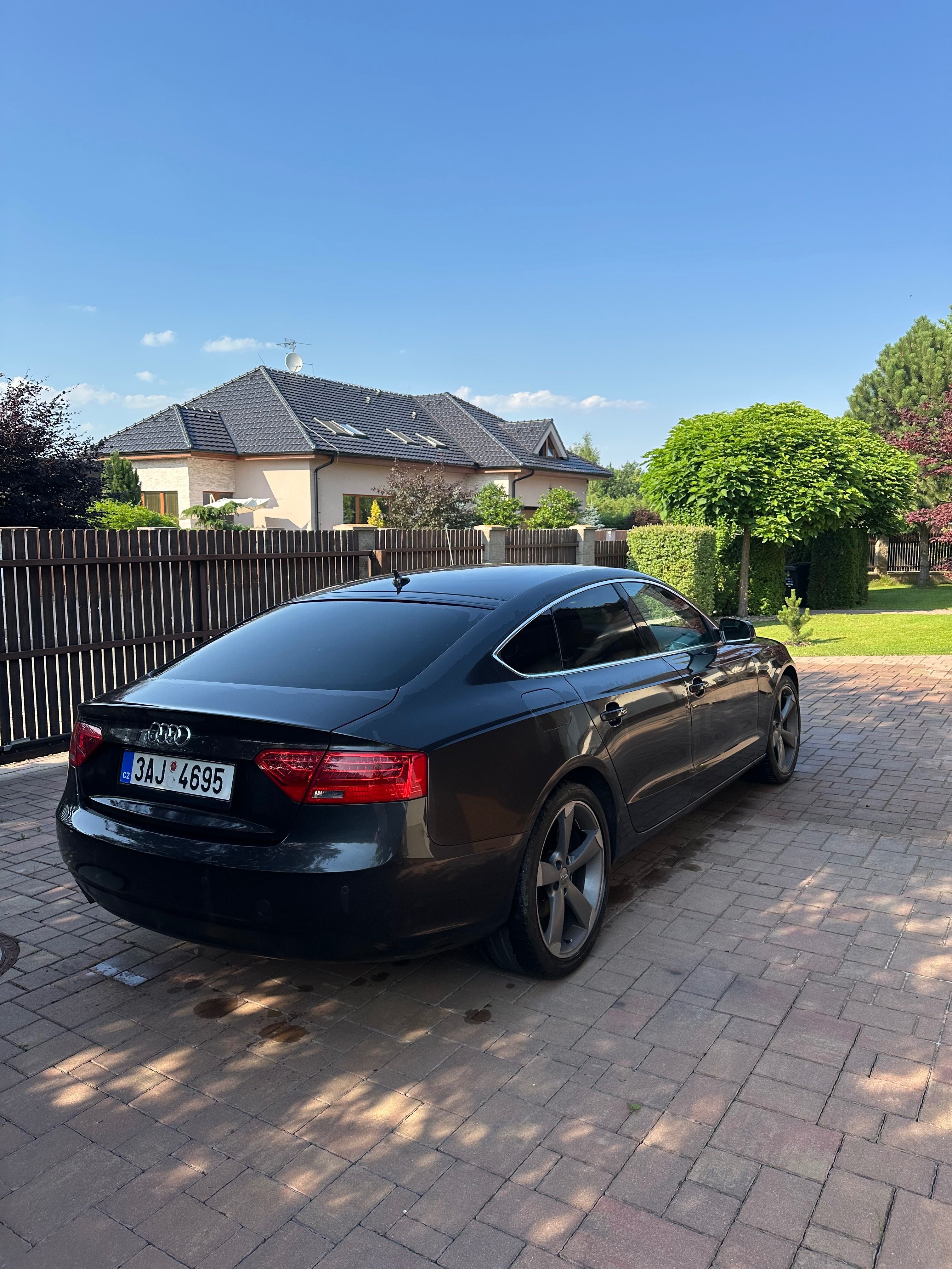 Audi A5, 2.0 TDI MANUÁL SPORTBACK - fotka 4