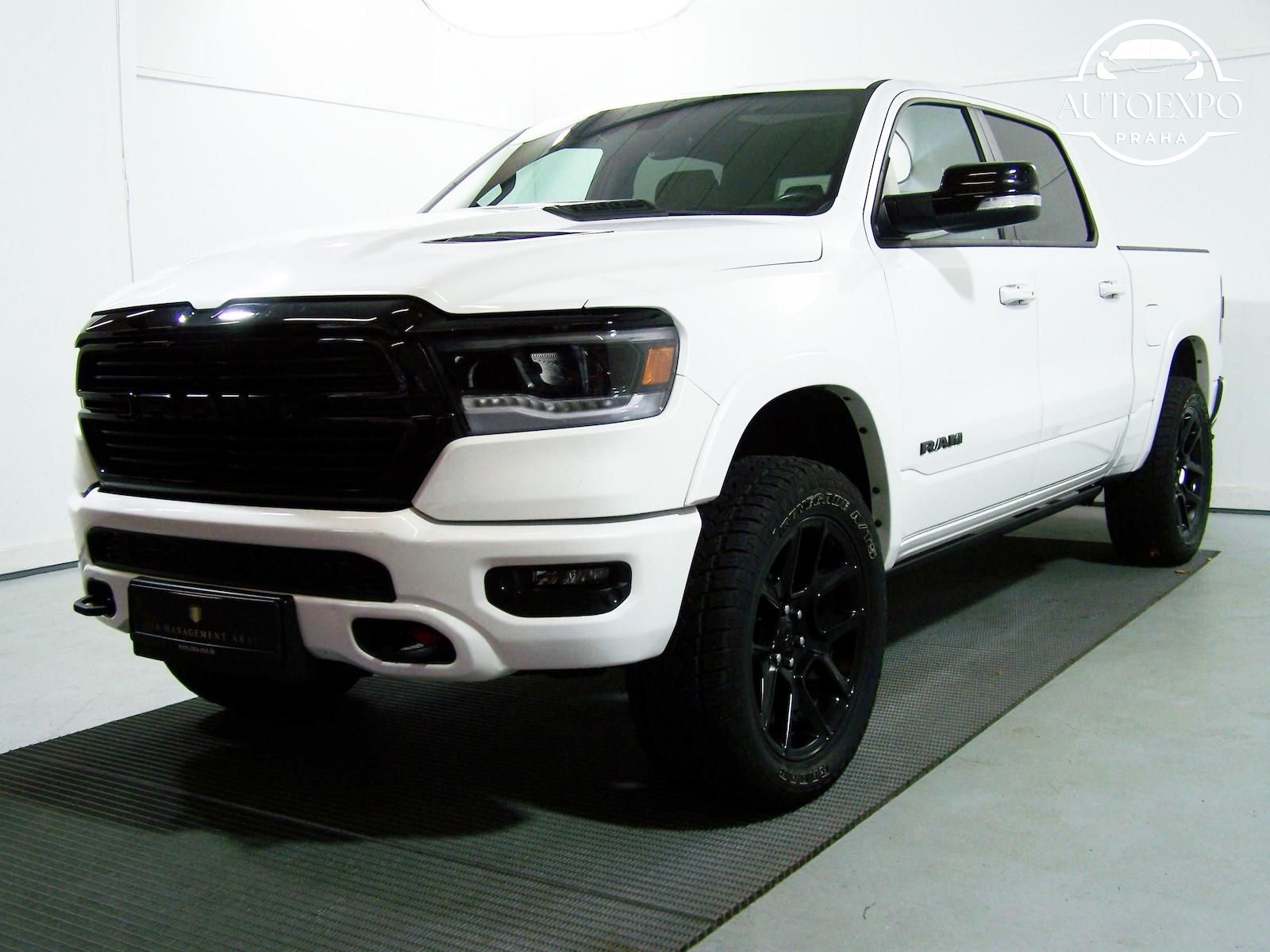 Dodge Ram 1500, 1500 5.7 Laramie Night 4x4 PAN - fotka 6