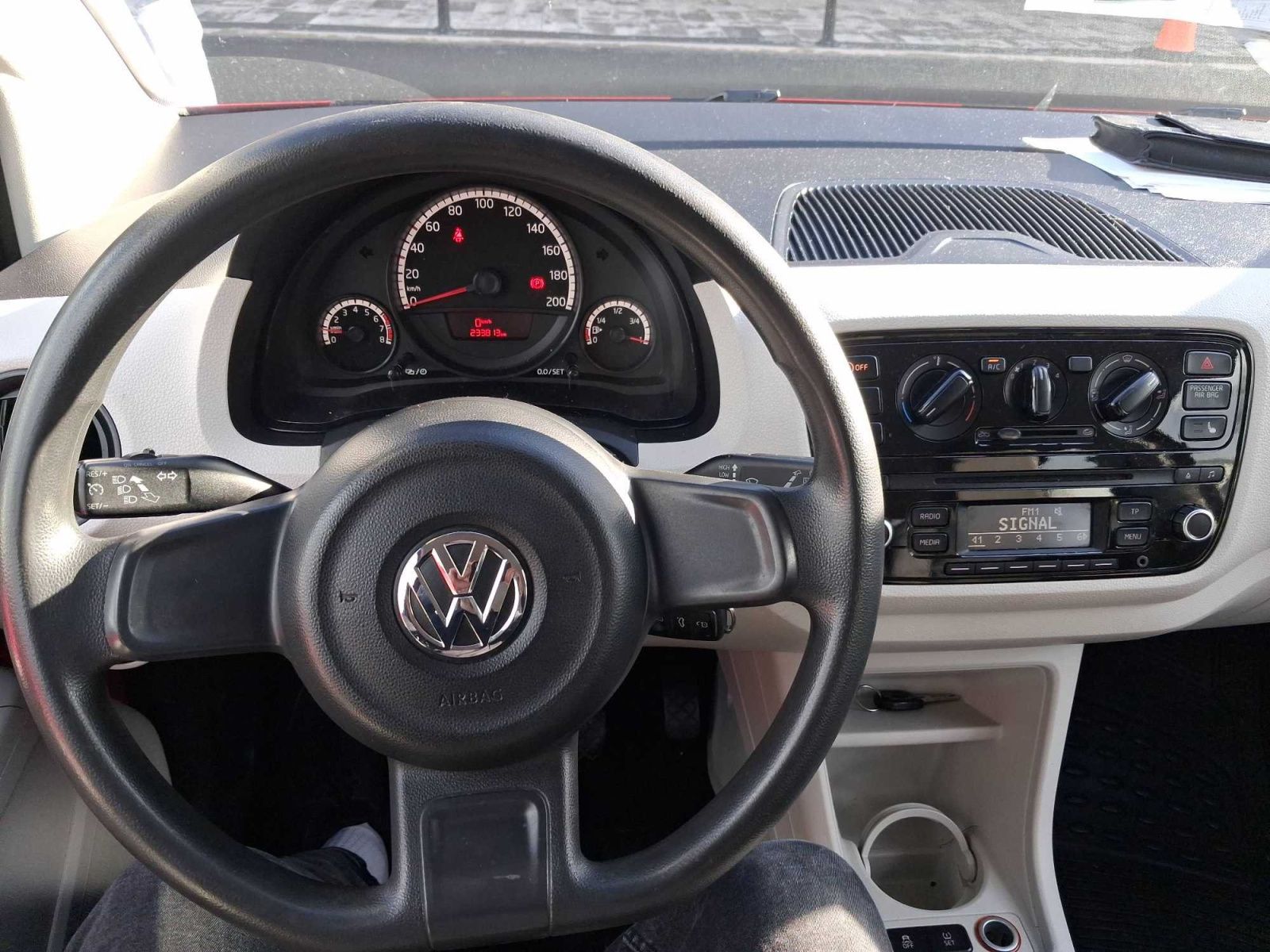 Volkswagen Up!, 1.0 MPI, Serv.kniha, Klima - fotka 3