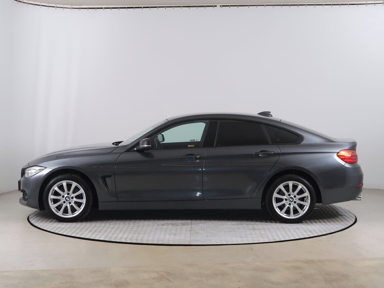 BMW Řada 4, 420i xDrive Gran Coupé , 4X4 - fotka 3