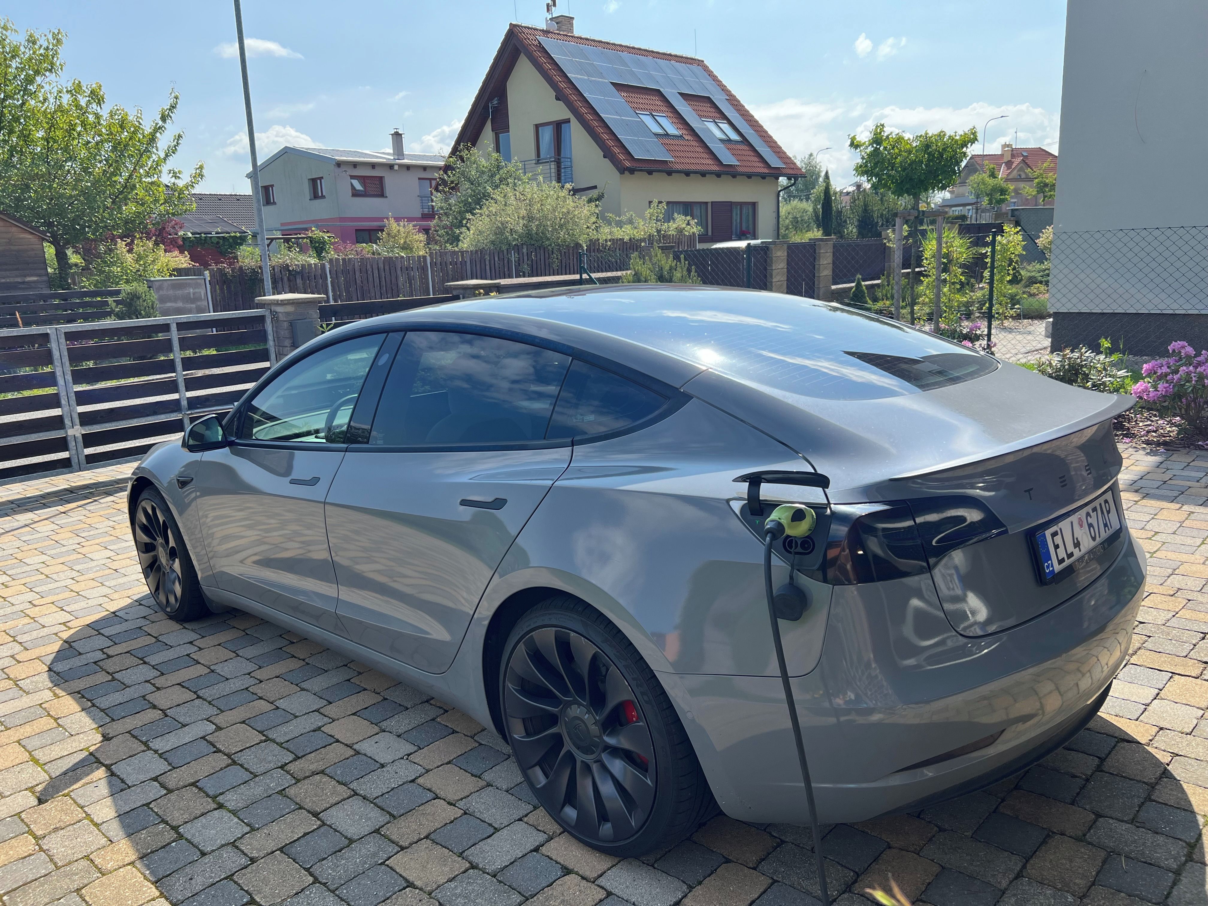 Tesla Model 3, Performance - fotka 2
