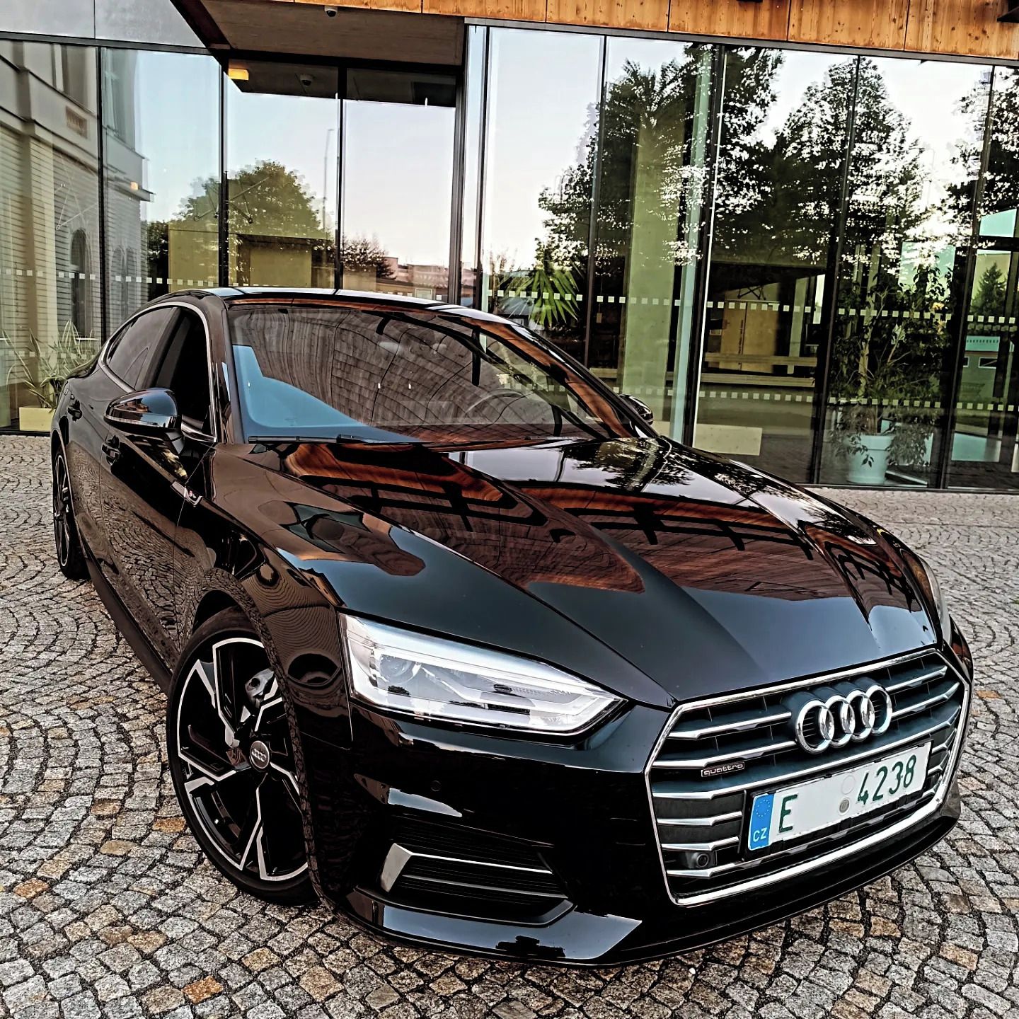 Audi A5, 2.0Tdi 140kw Quattro - fotka 3