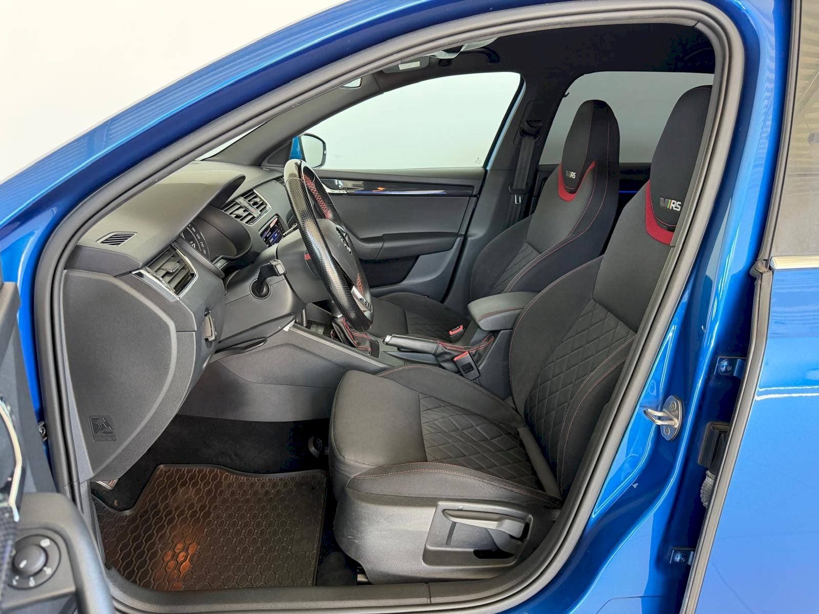Fiat Grande Punto, 2.0 TSI 169 kW RS 230 - fotka 6
