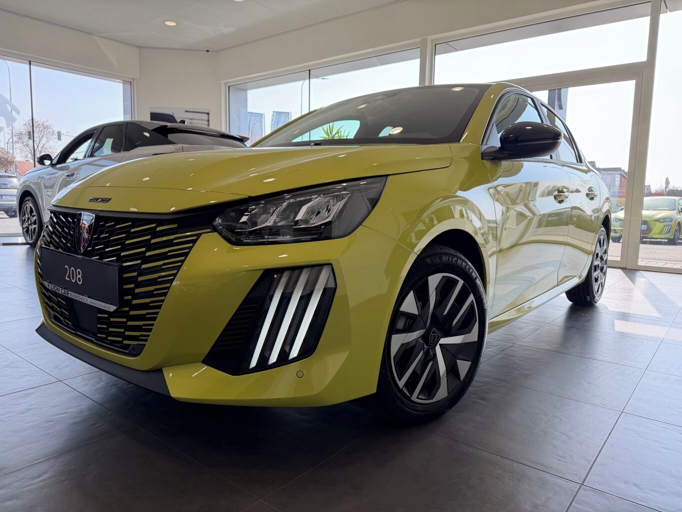 Peugeot 208, BUSINESS Hybrid 110 e-DCS6 - fotka 2