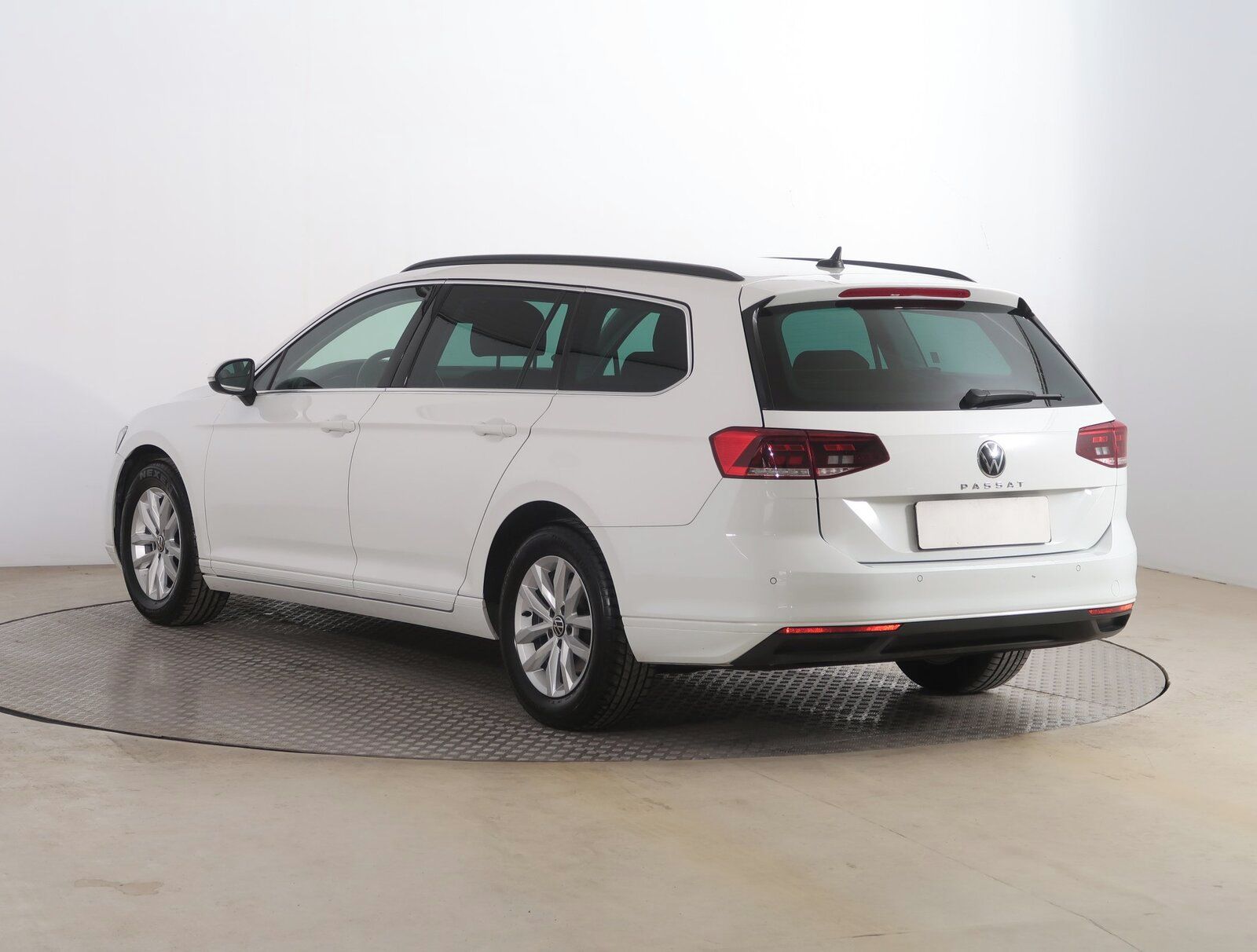 Volkswagen Passat, 2.0 TDI, Business, Automat - fotka 4